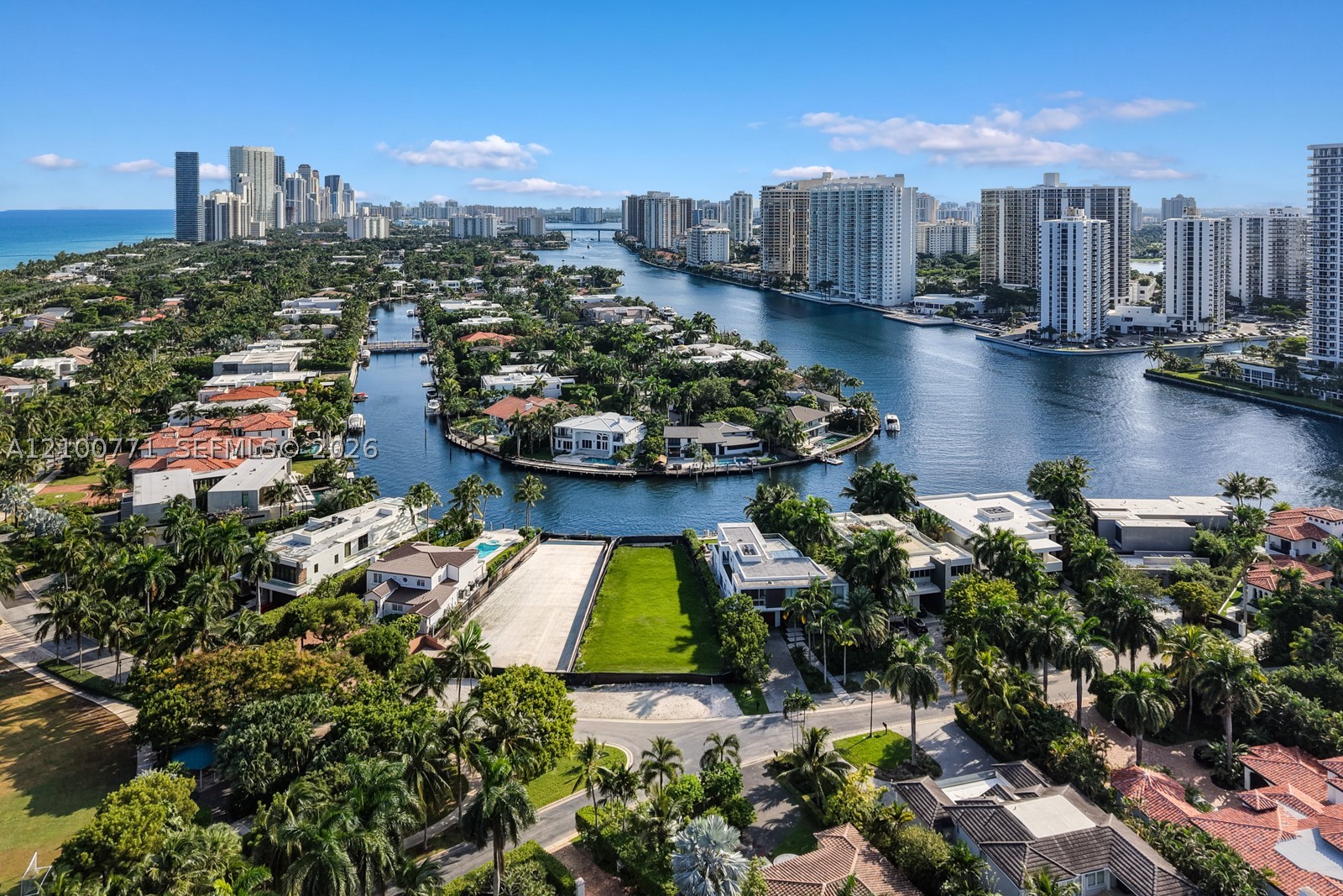 476 N Parkway Pkwy Golden Beach, FL 33160