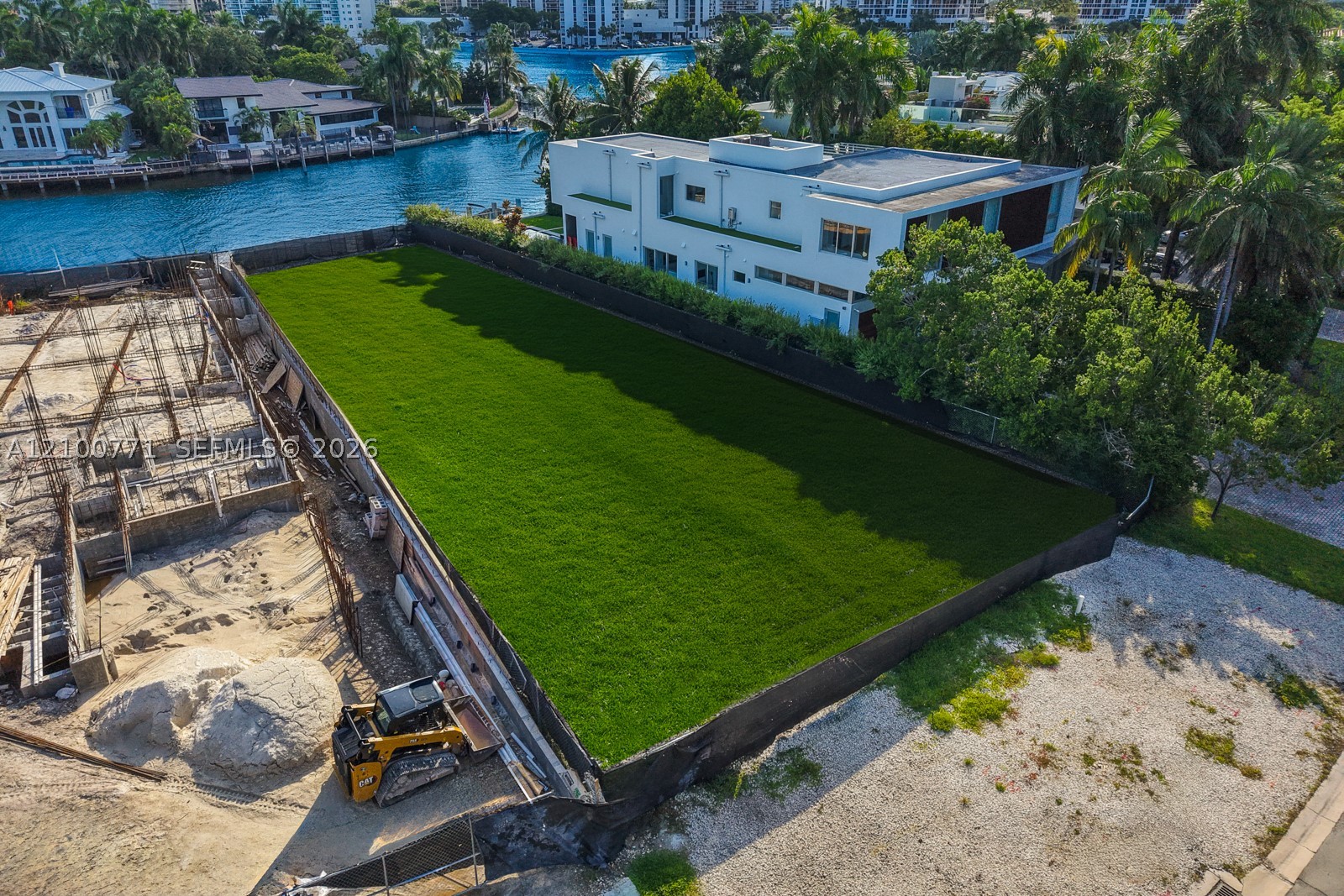 476 N Parkway Pkwy Golden Beach, FL 33160