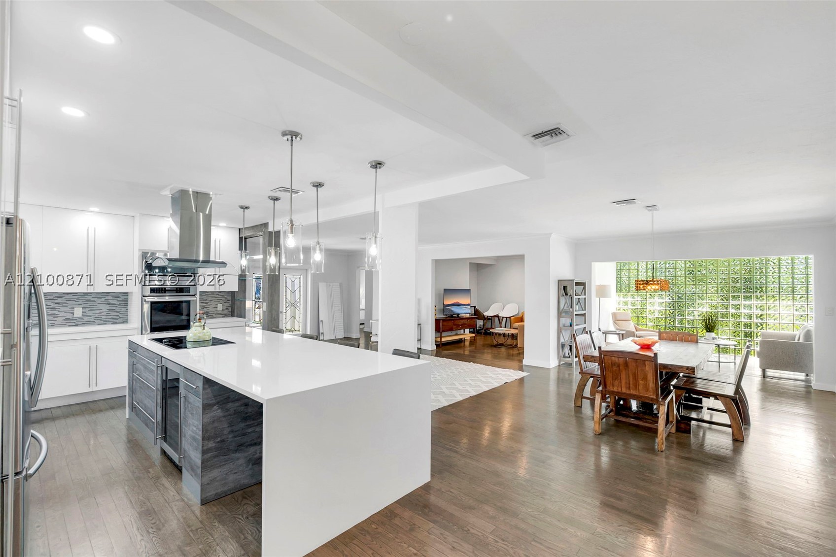 8810 Garland Ave Surfside, FL 33154
