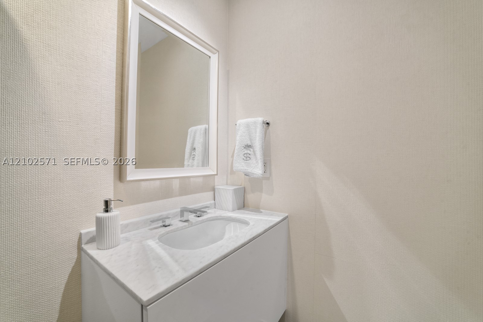 10201 Collins Ave #502 Bal Harbour, FL 33154