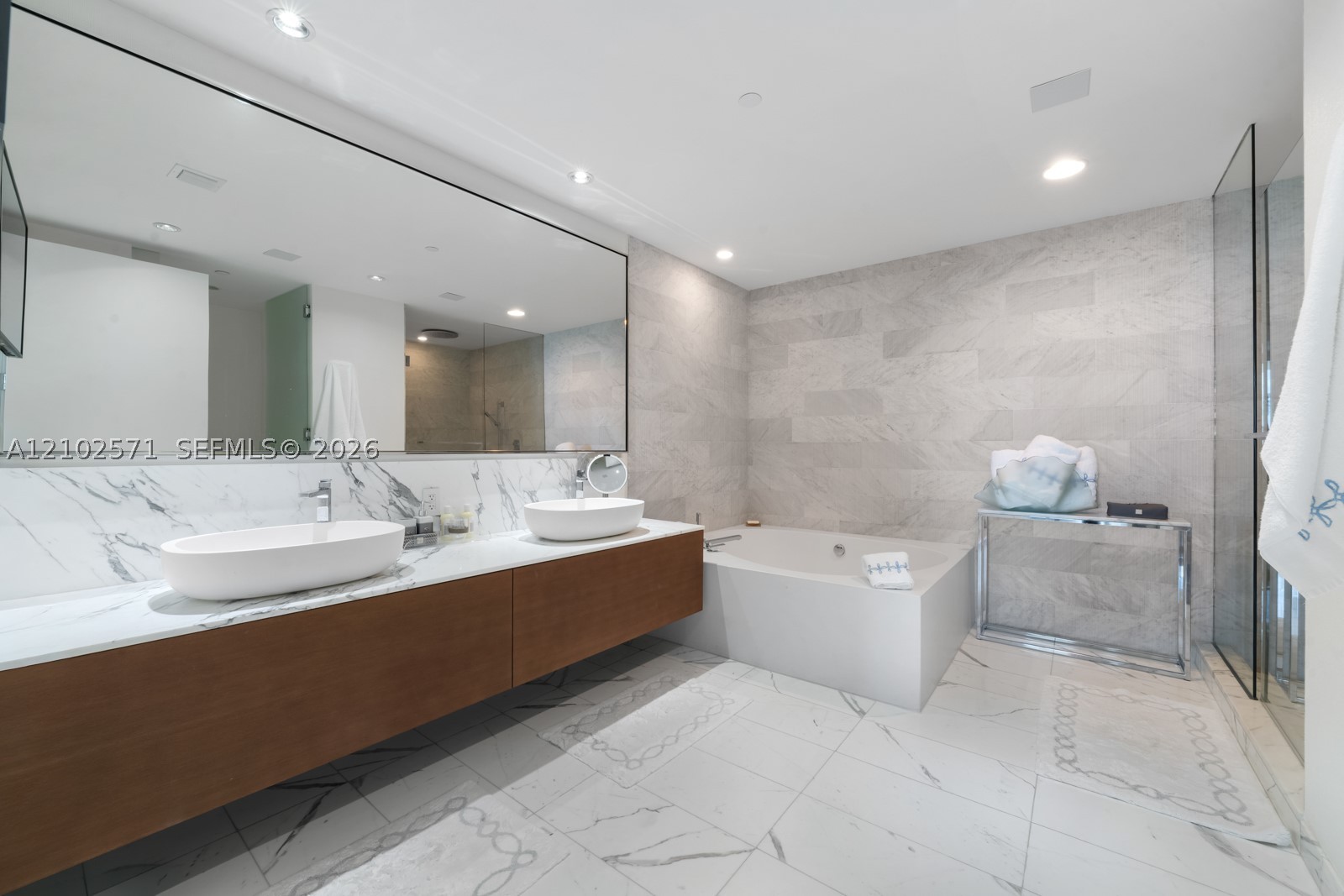 10201 Collins Ave #502 Bal Harbour, FL 33154