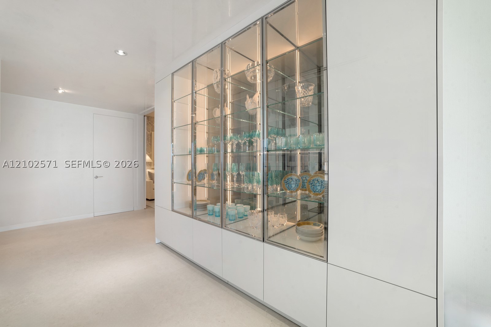 10201 Collins Ave #502 Bal Harbour, FL 33154