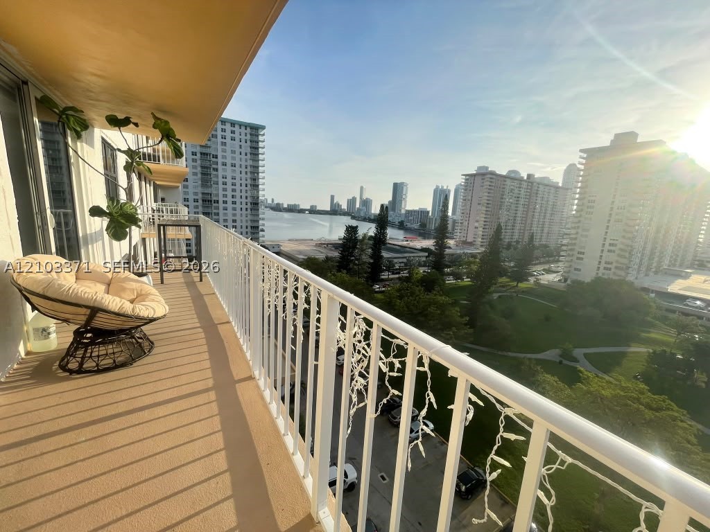 image Winston Towers 7001