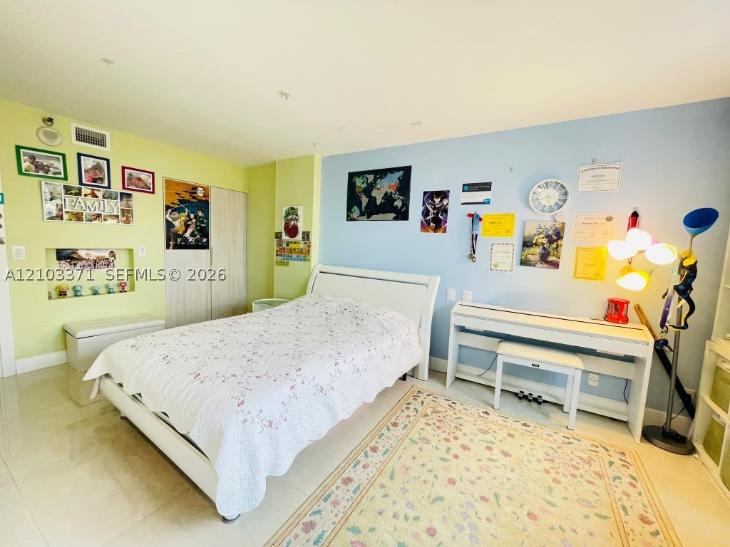 image Winston Towers 70021
