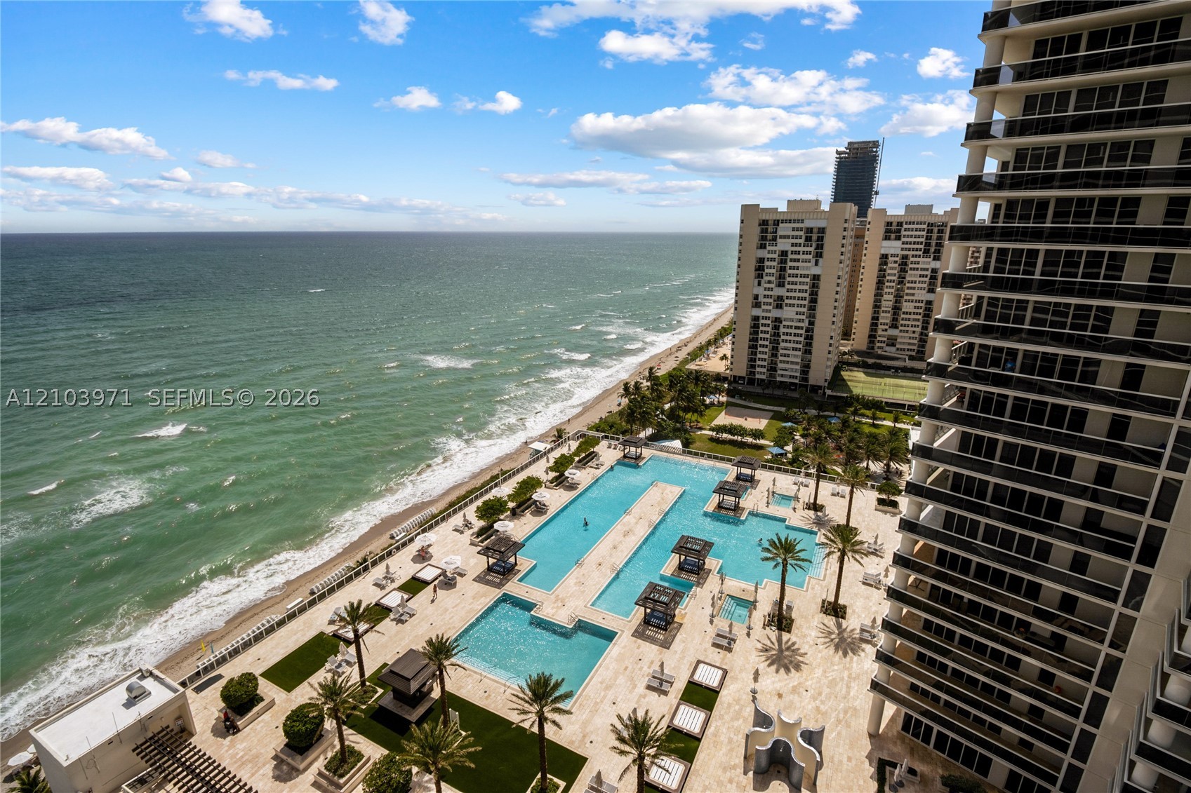 image Beach Club 215
