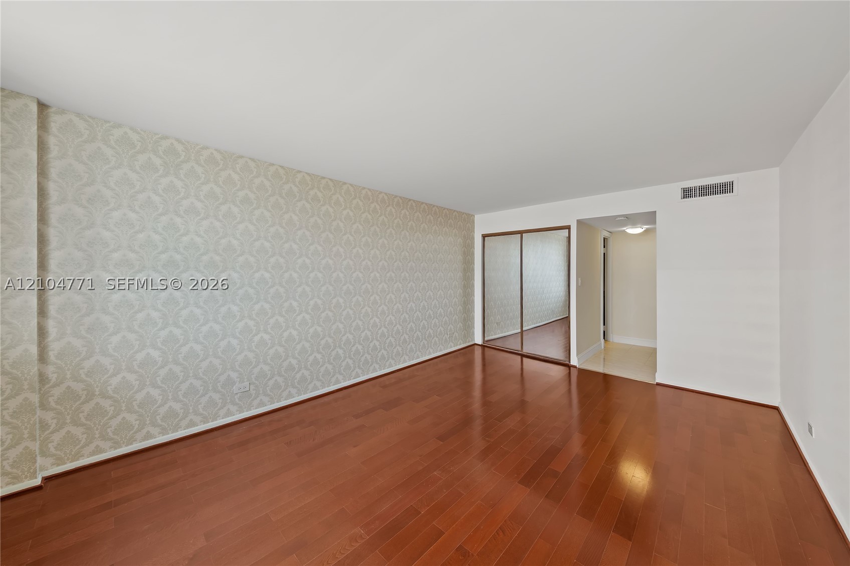 image Winston Towers 1008