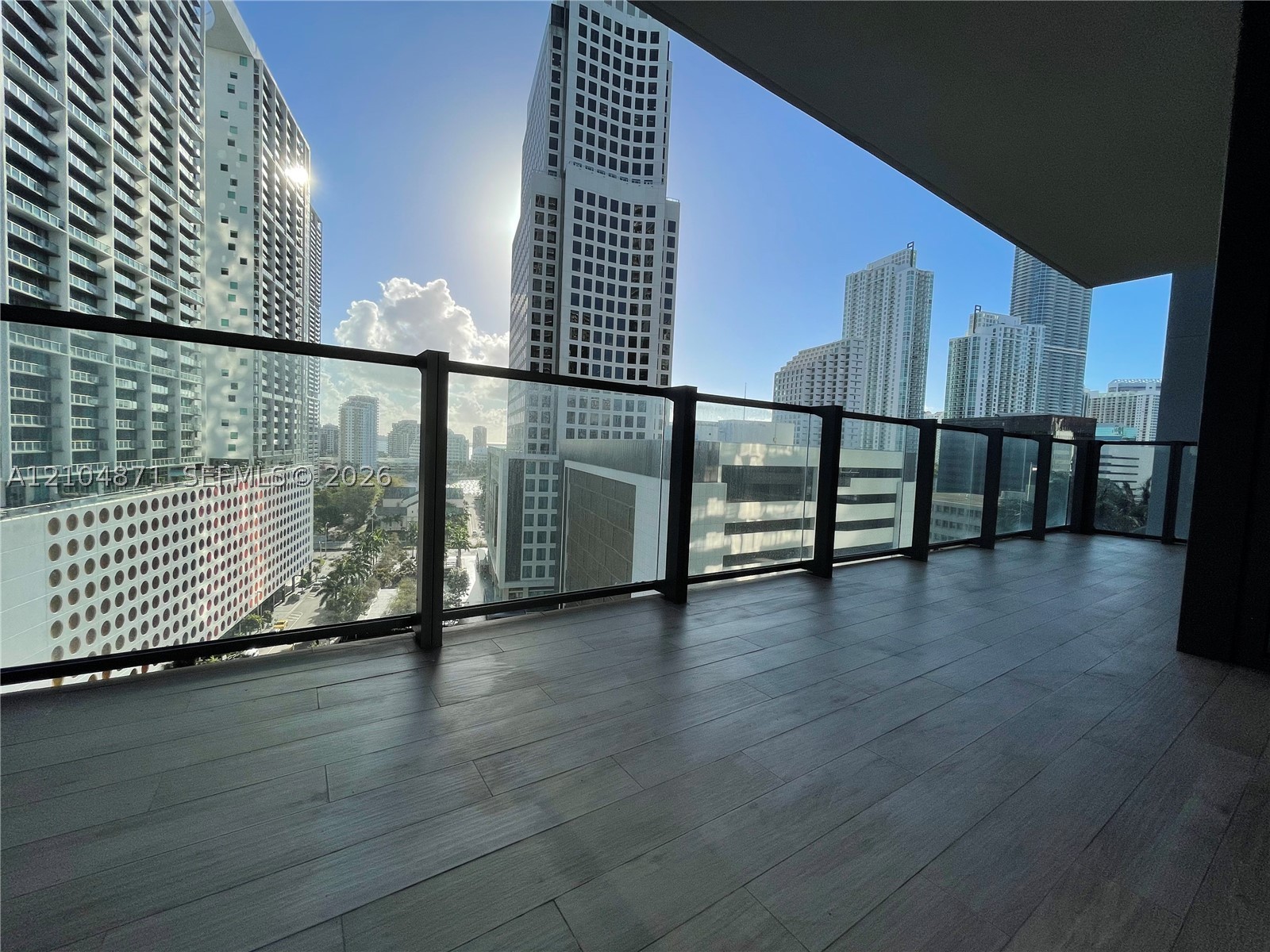 68 SE 6th St #909