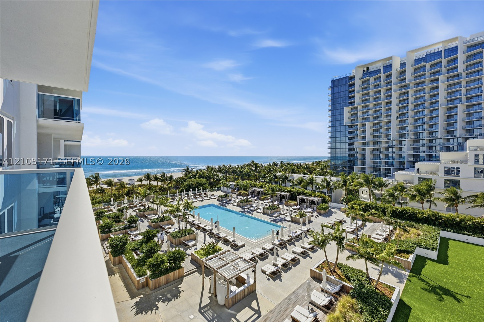 2301 Collins Ave #606