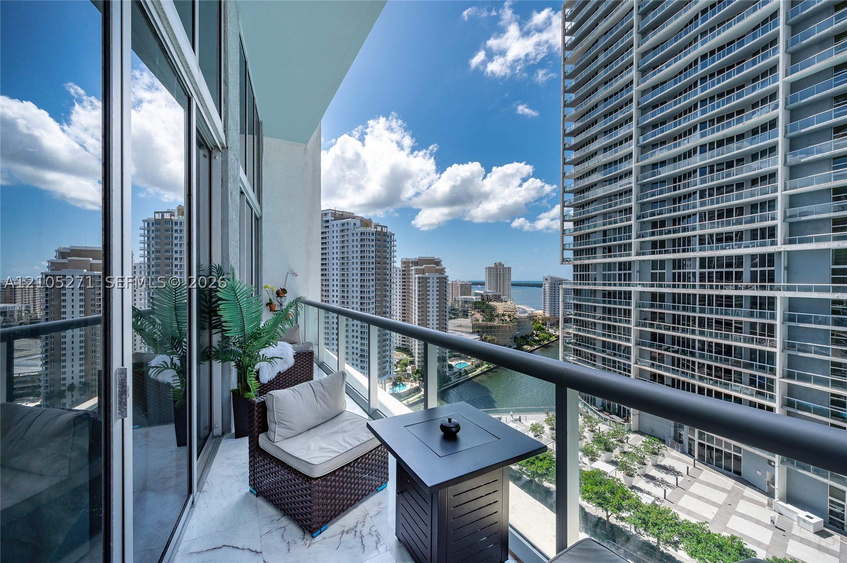 image Icon Brickell I12