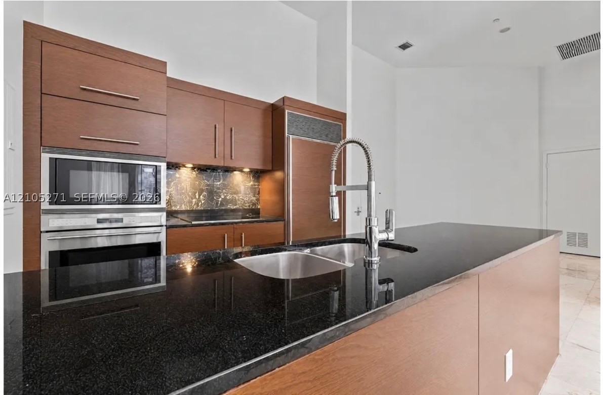 image Icon Brickell I1