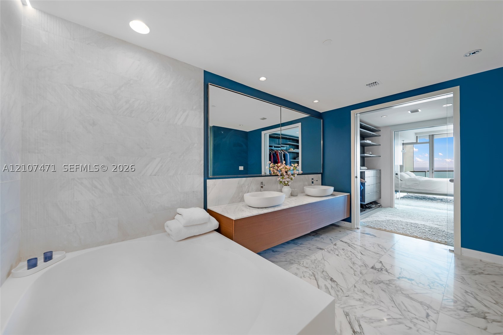 10201 Collins Ave #2506 Bal Harbour, FL 33154