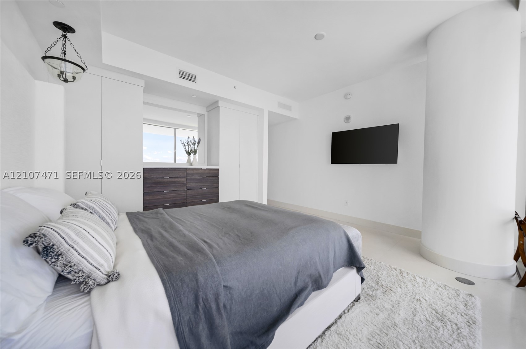10201 Collins Ave #2506 Bal Harbour, FL 33154