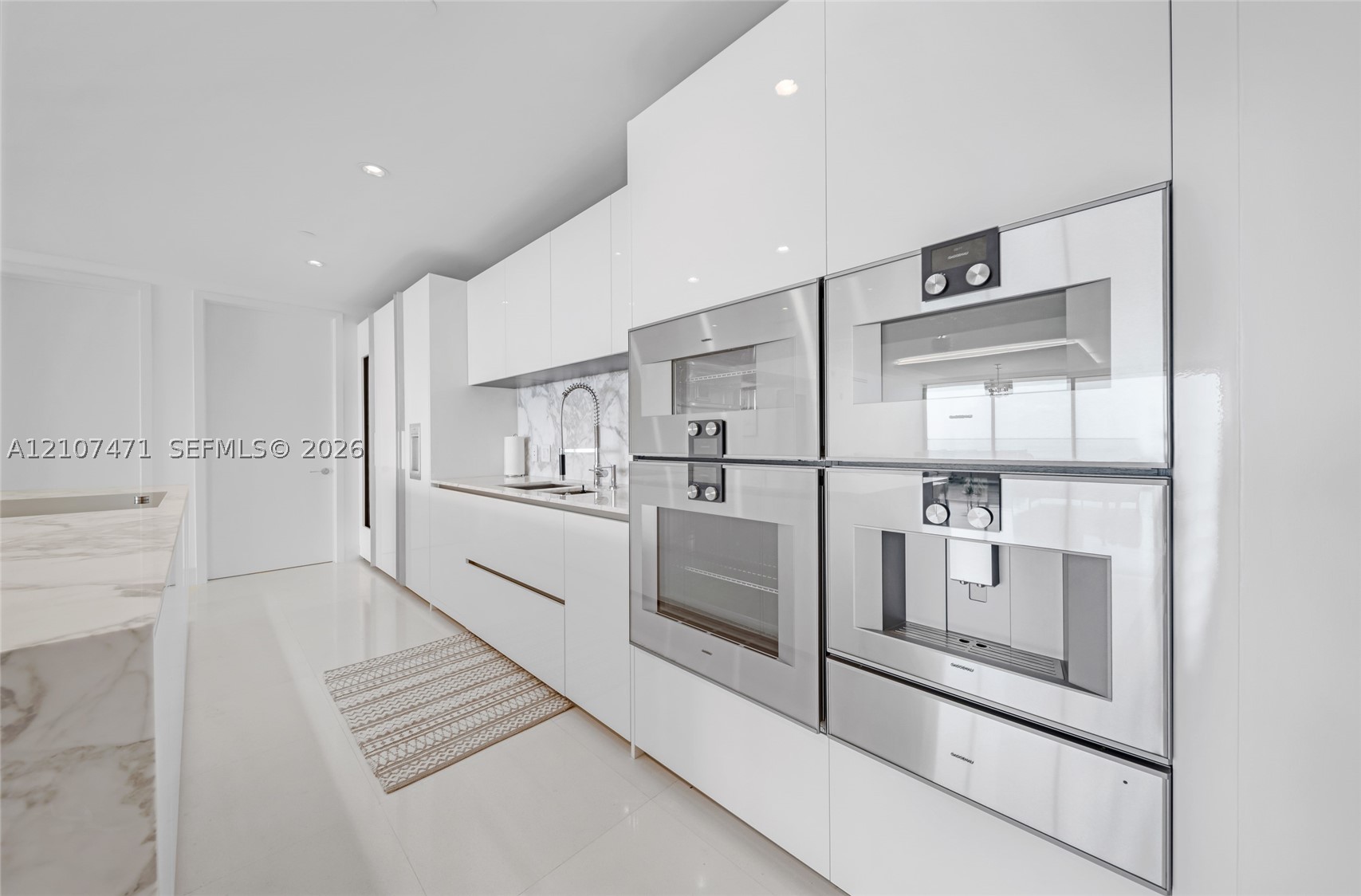 10201 Collins Ave #2506 Bal Harbour, FL 33154