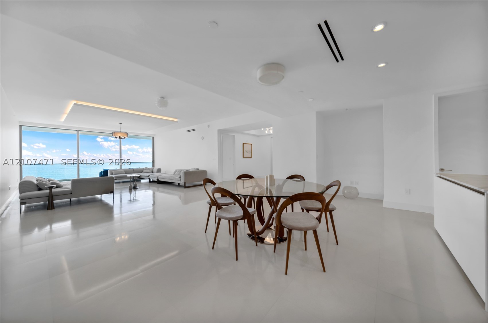 10201 Collins Ave #2506 Bal Harbour, FL 33154
