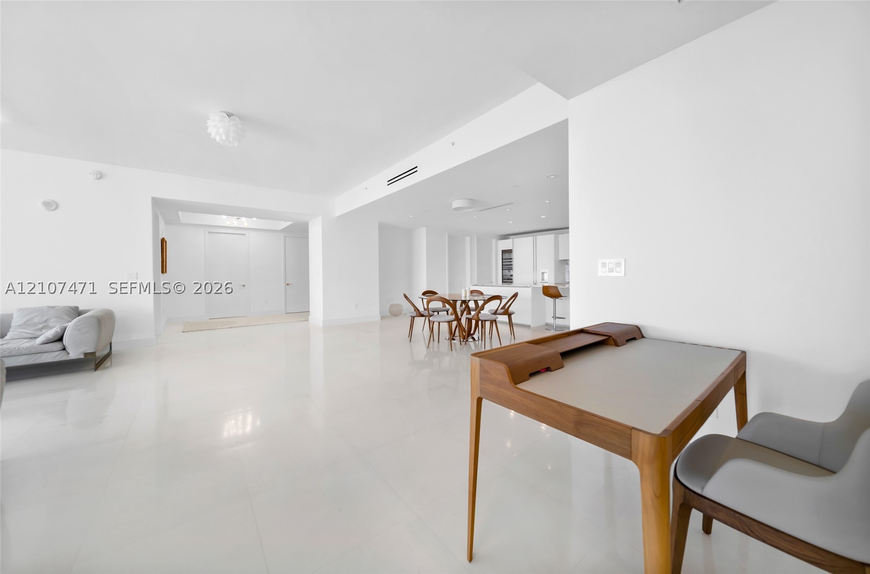 10201 Collins Ave #2506 Bal Harbour, FL 33154