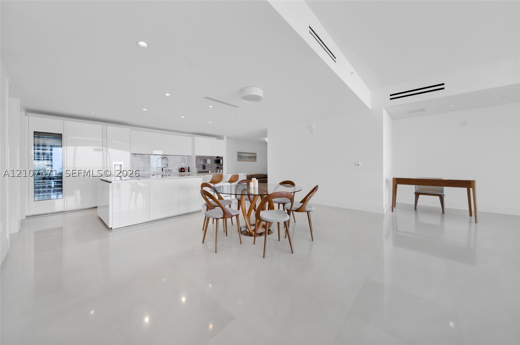 10201 Collins Ave #2506 Bal Harbour, FL 33154