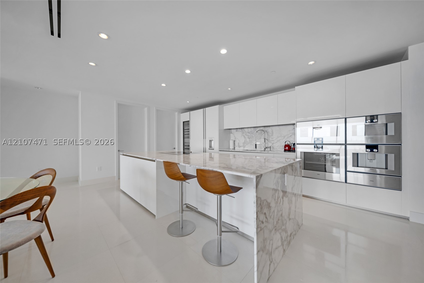 10201 Collins Ave #2506 Bal Harbour, FL 33154