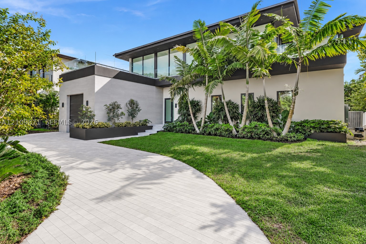 13045 Coronado Ter North Miami, FL 33181