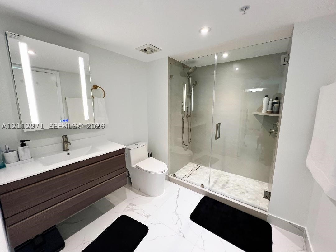 1800 N Bayshore Dr #PH-4204