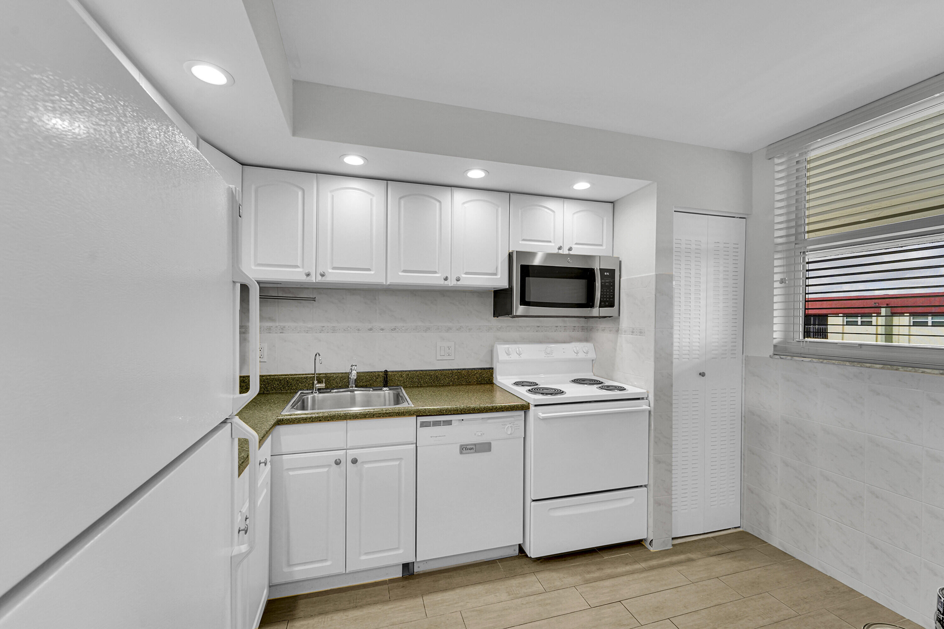 5300 NE 24th #525 Fort Lauderdale, FL 33308