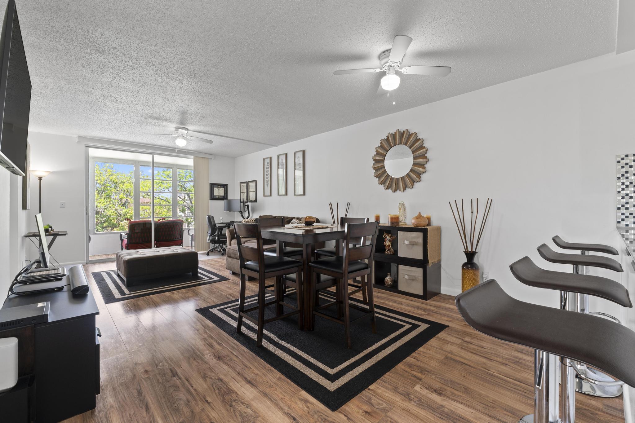 5275 NW 10th #305