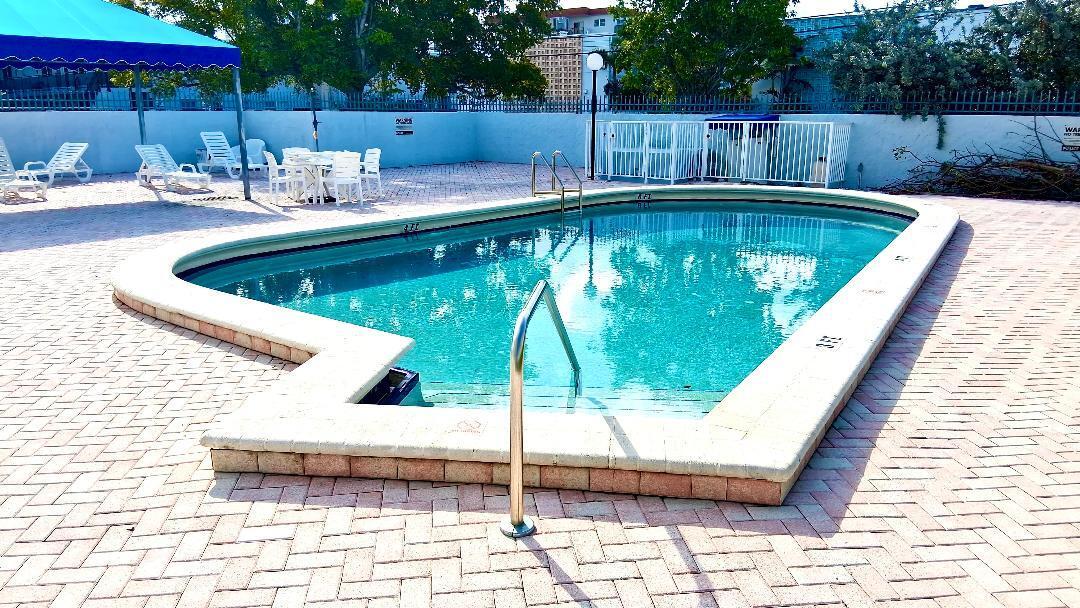 7300 Wayne #213 Miami Beach, FL 33141