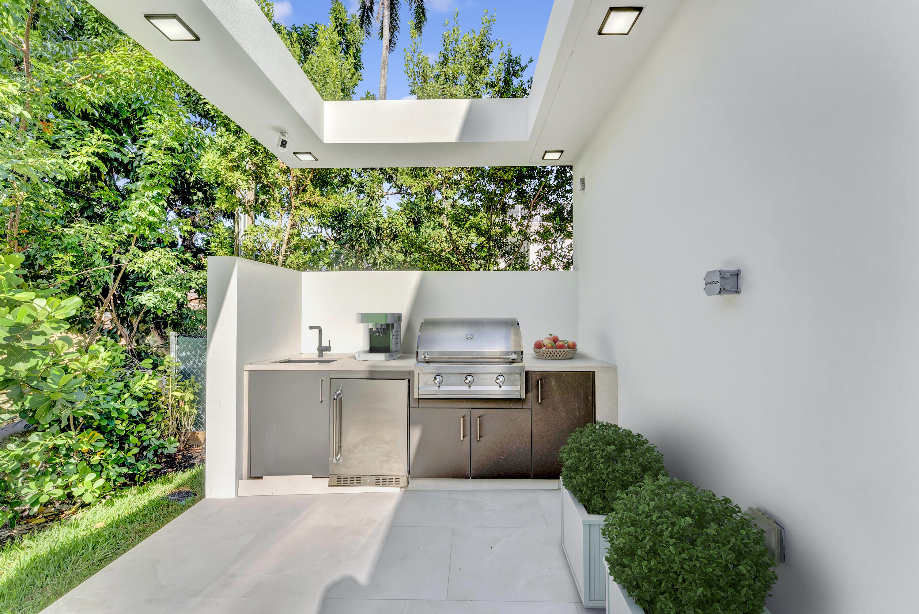 2130 S Miami Miami, FL 33129