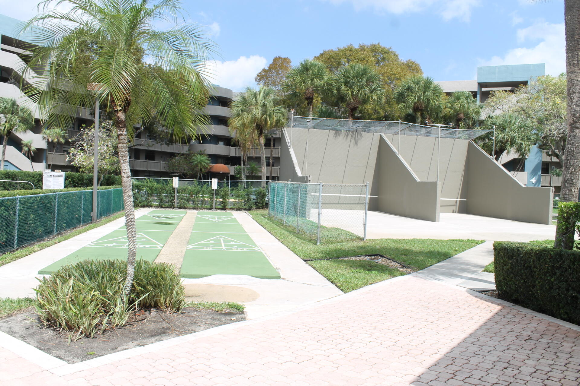 1100 Colony Pt Cir #314 Pembroke Pines, FL 33026