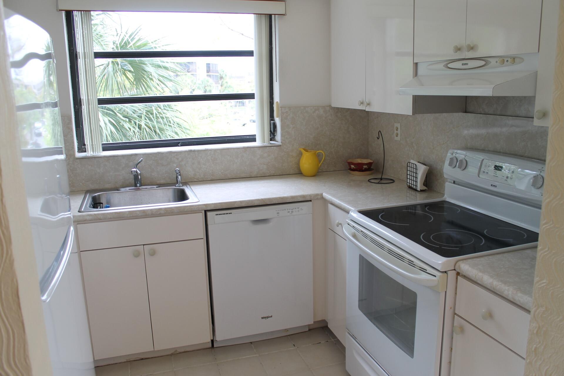 1100 Colony Pt Cir #314 Pembroke Pines, FL 33026