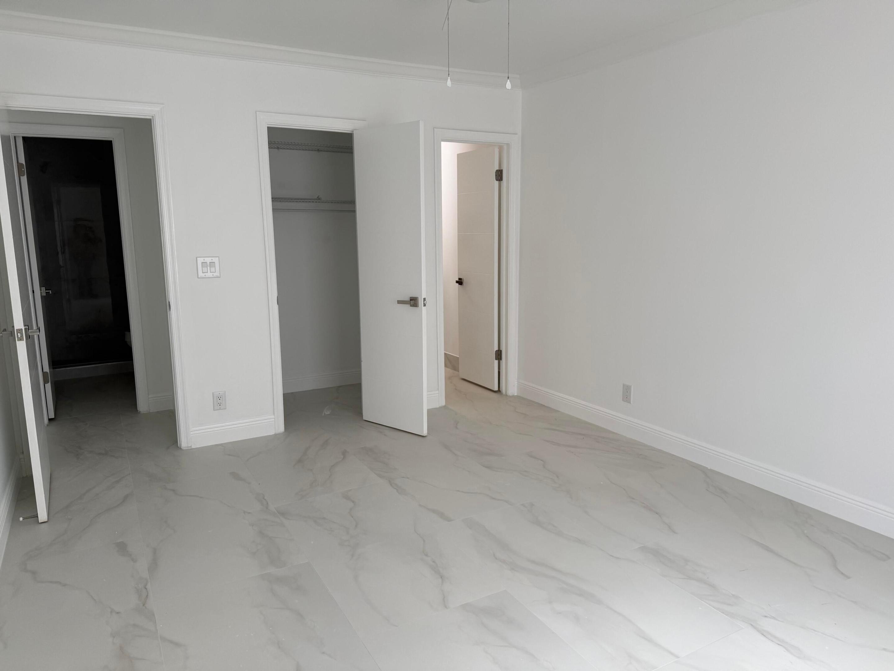 2161 NE 68th #Unit 303 Fort Lauderdale, FL 33308