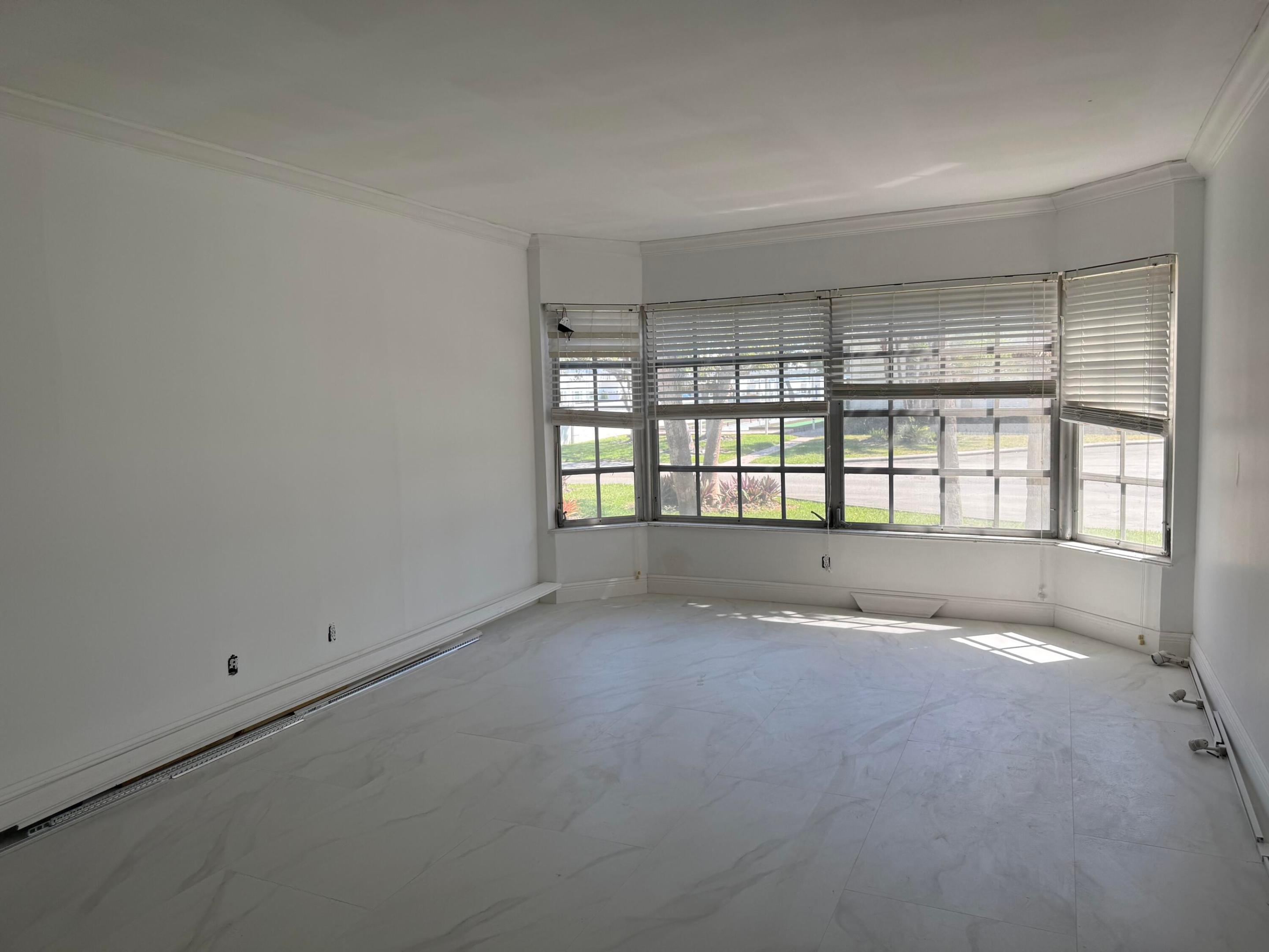 2161 NE 68th #Unit 303 Fort Lauderdale, FL 33308