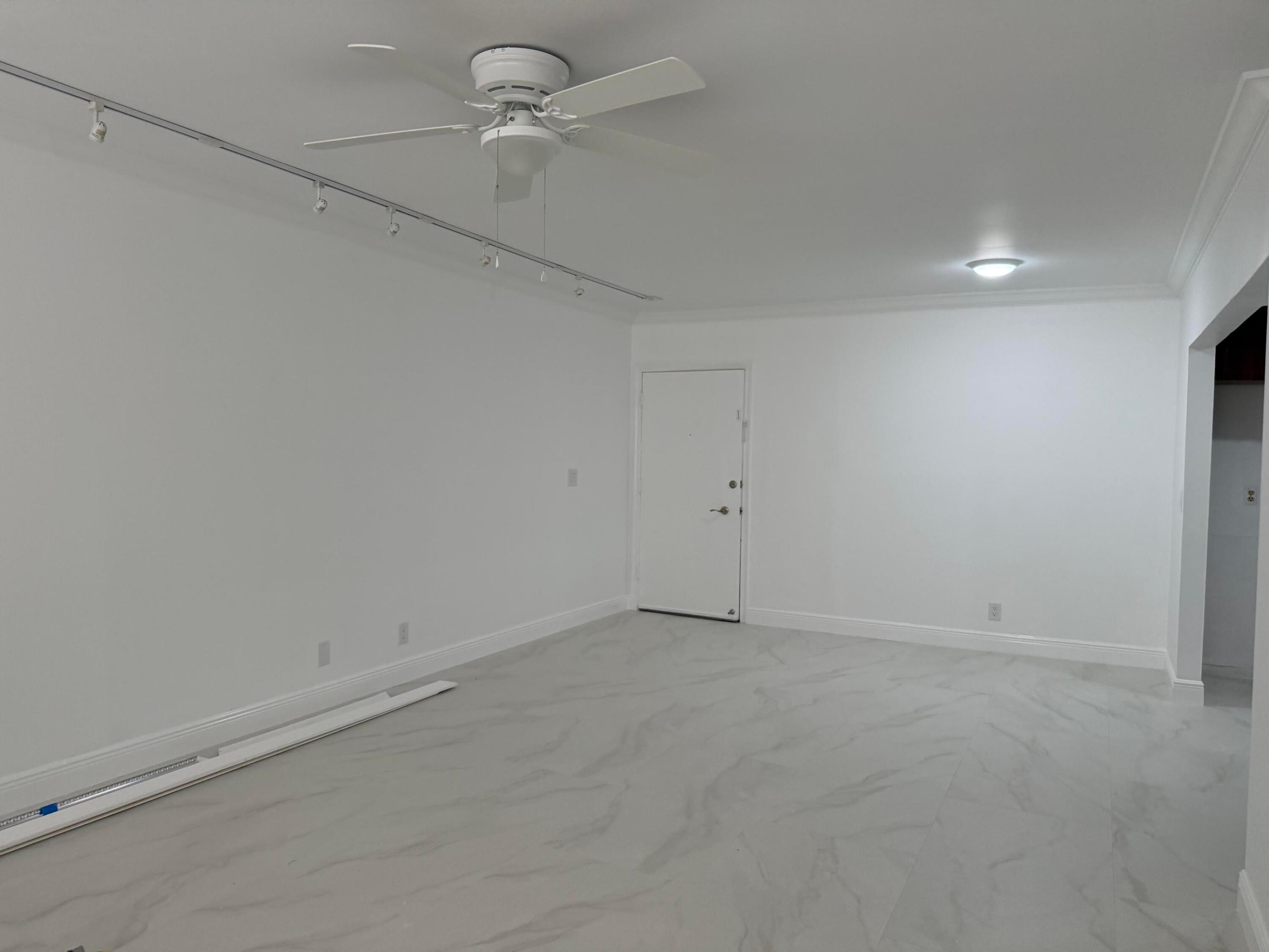 2161 NE 68th #Unit 303 Fort Lauderdale, FL 33308