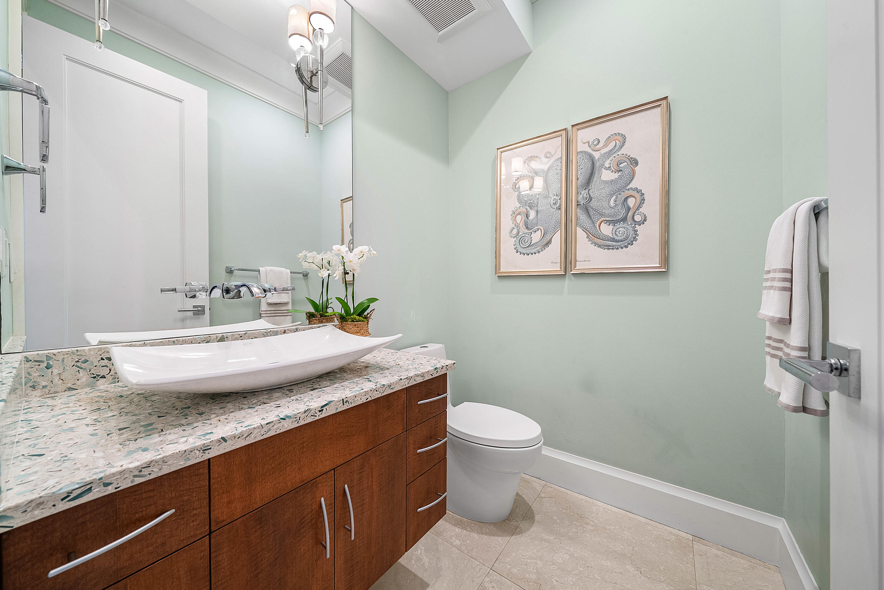 33 Spanish Riv Ocean Ridge, FL 33435