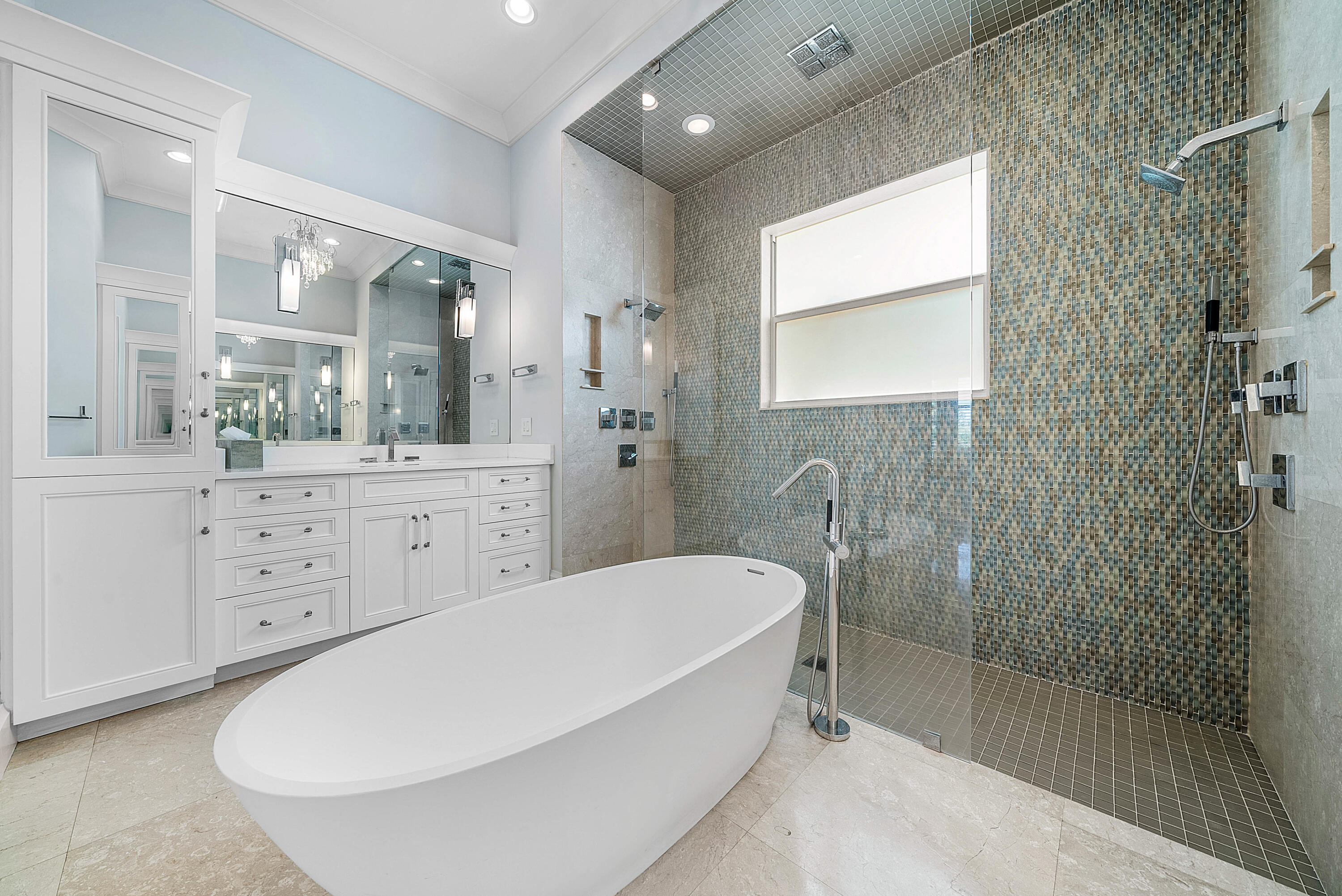 33 Spanish Riv Ocean Ridge, FL 33435