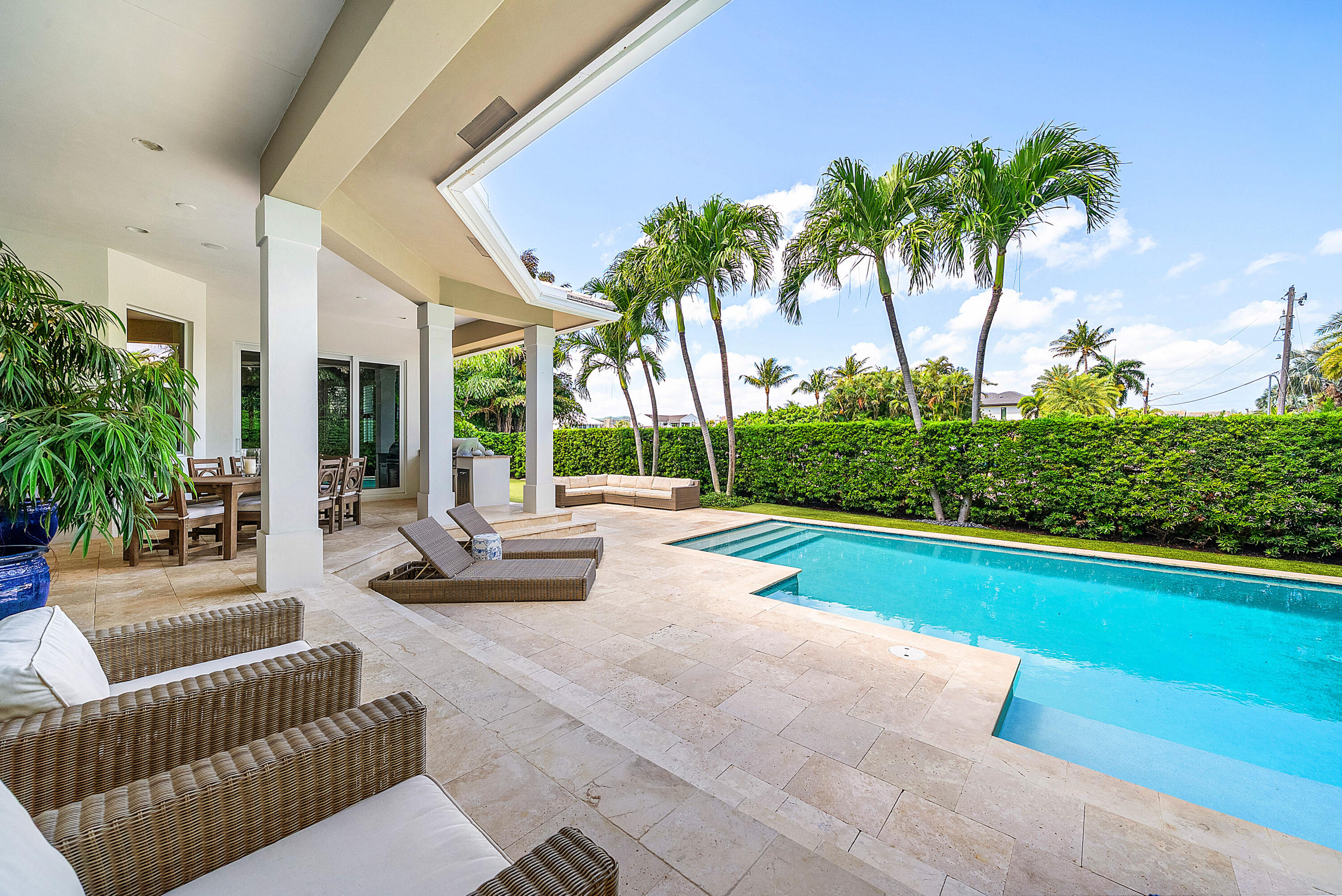 33 Spanish Riv Ocean Ridge, FL 33435