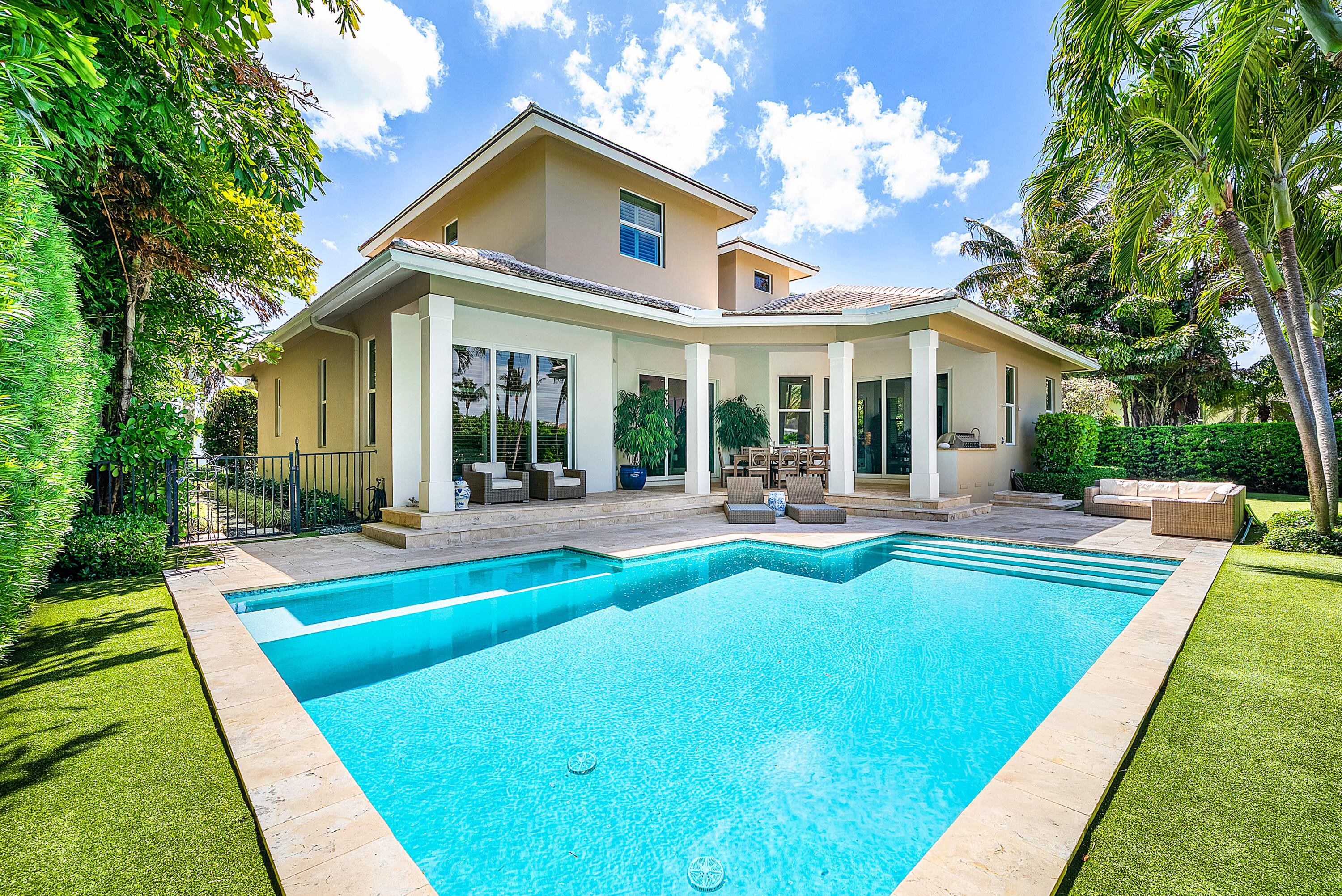 33 Spanish Riv Ocean Ridge, FL 33435