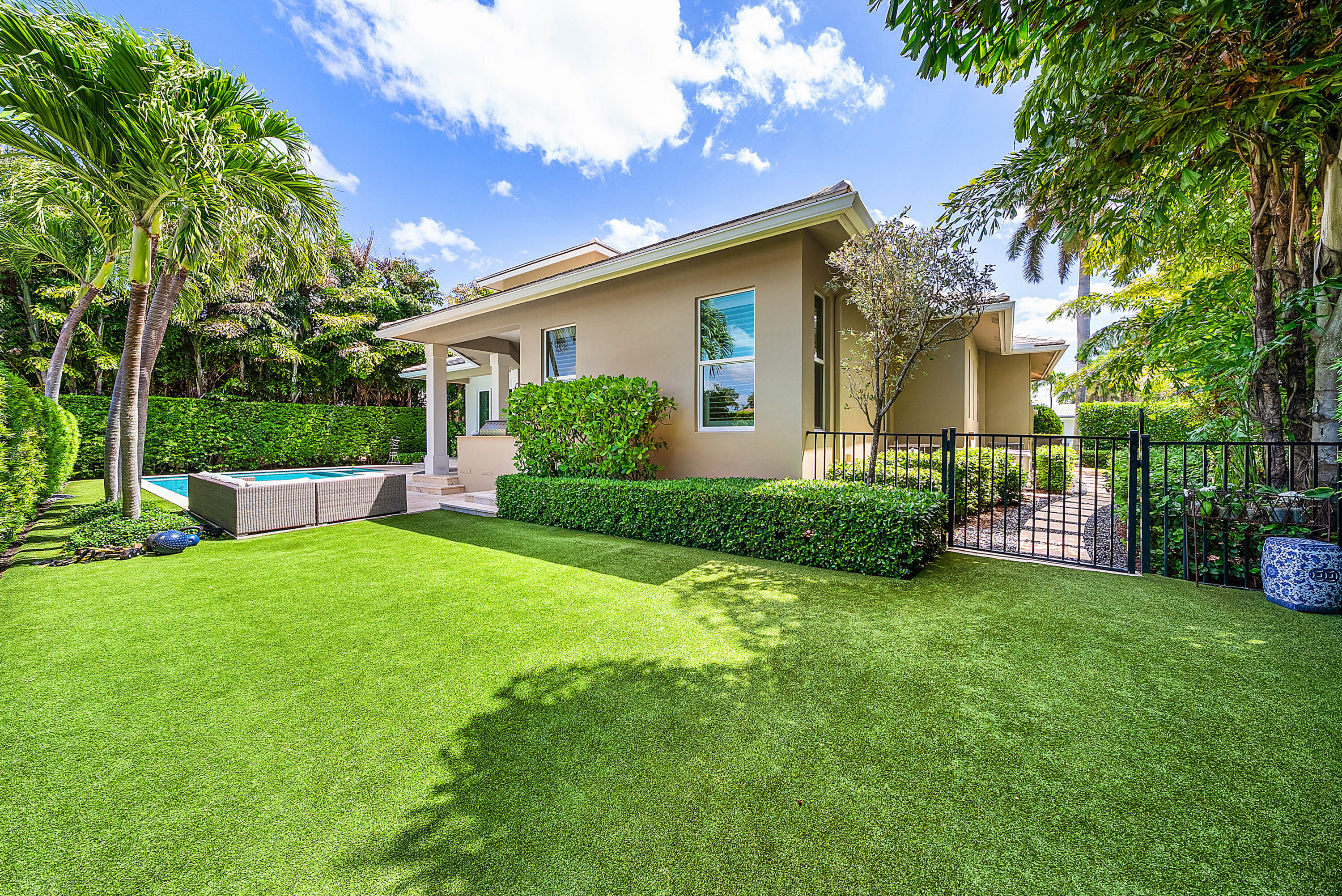 33 Spanish Riv Ocean Ridge, FL 33435