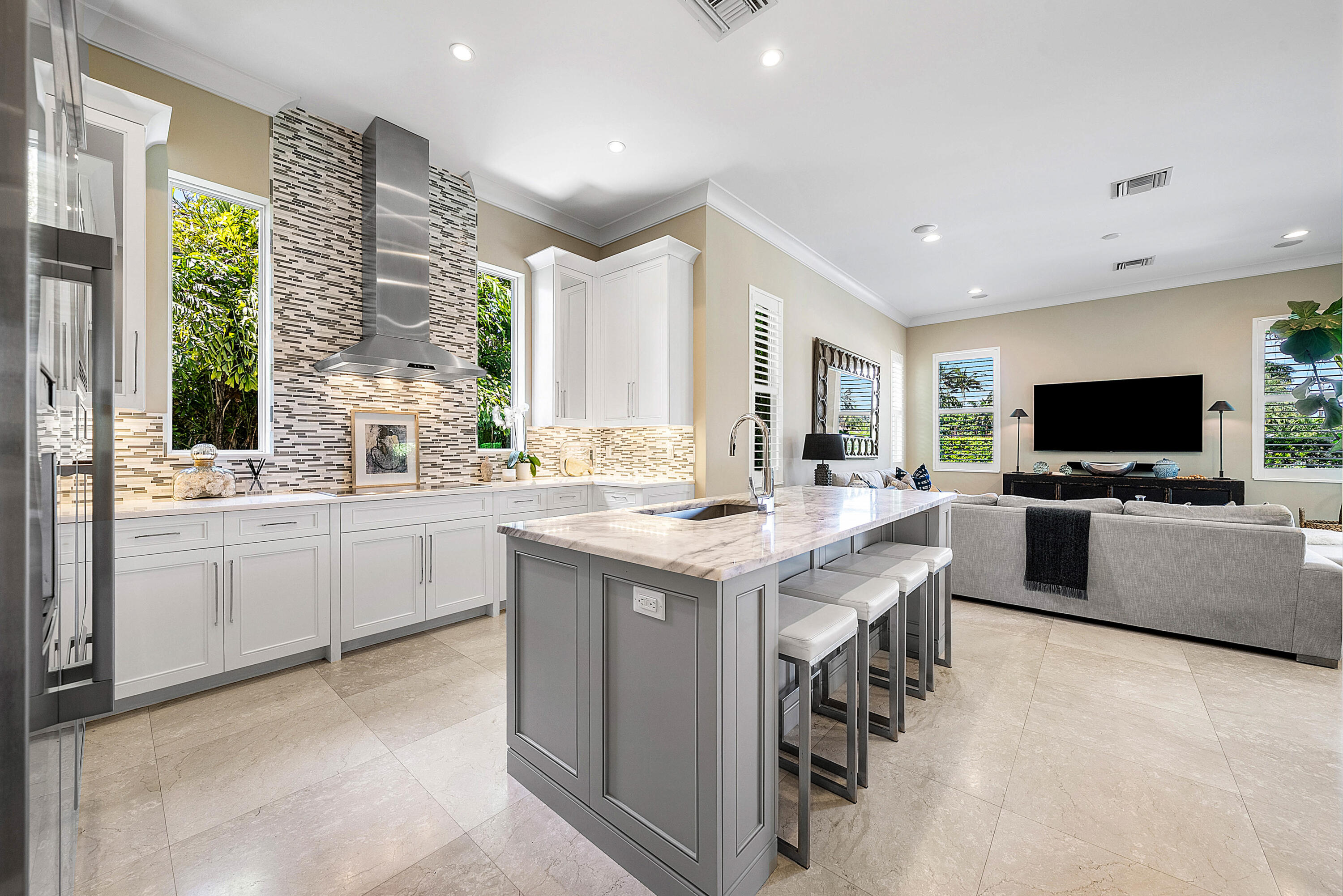 33 Spanish Riv Ocean Ridge, FL 33435