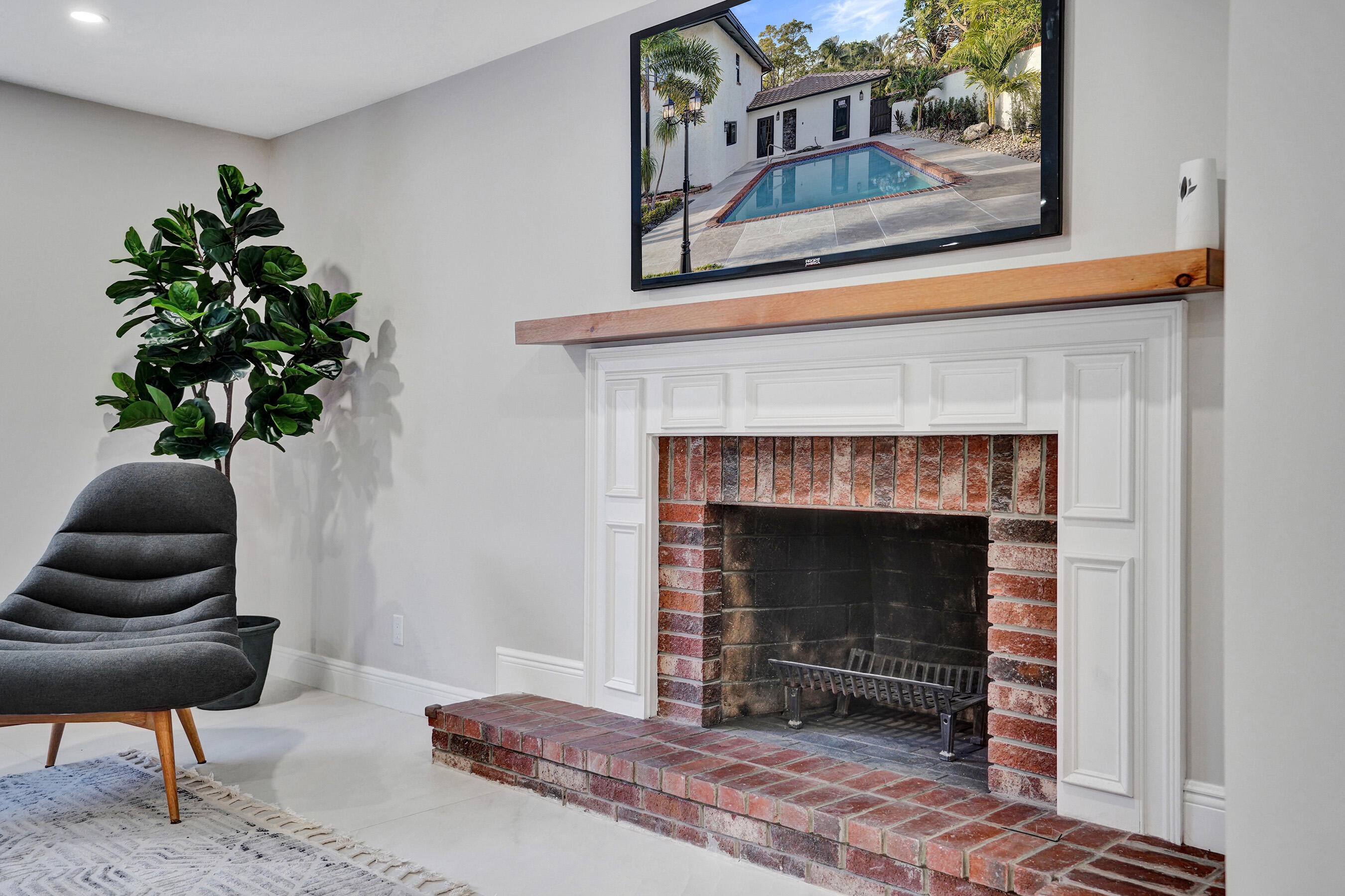 308 Greymon West Palm Beach, FL 33405