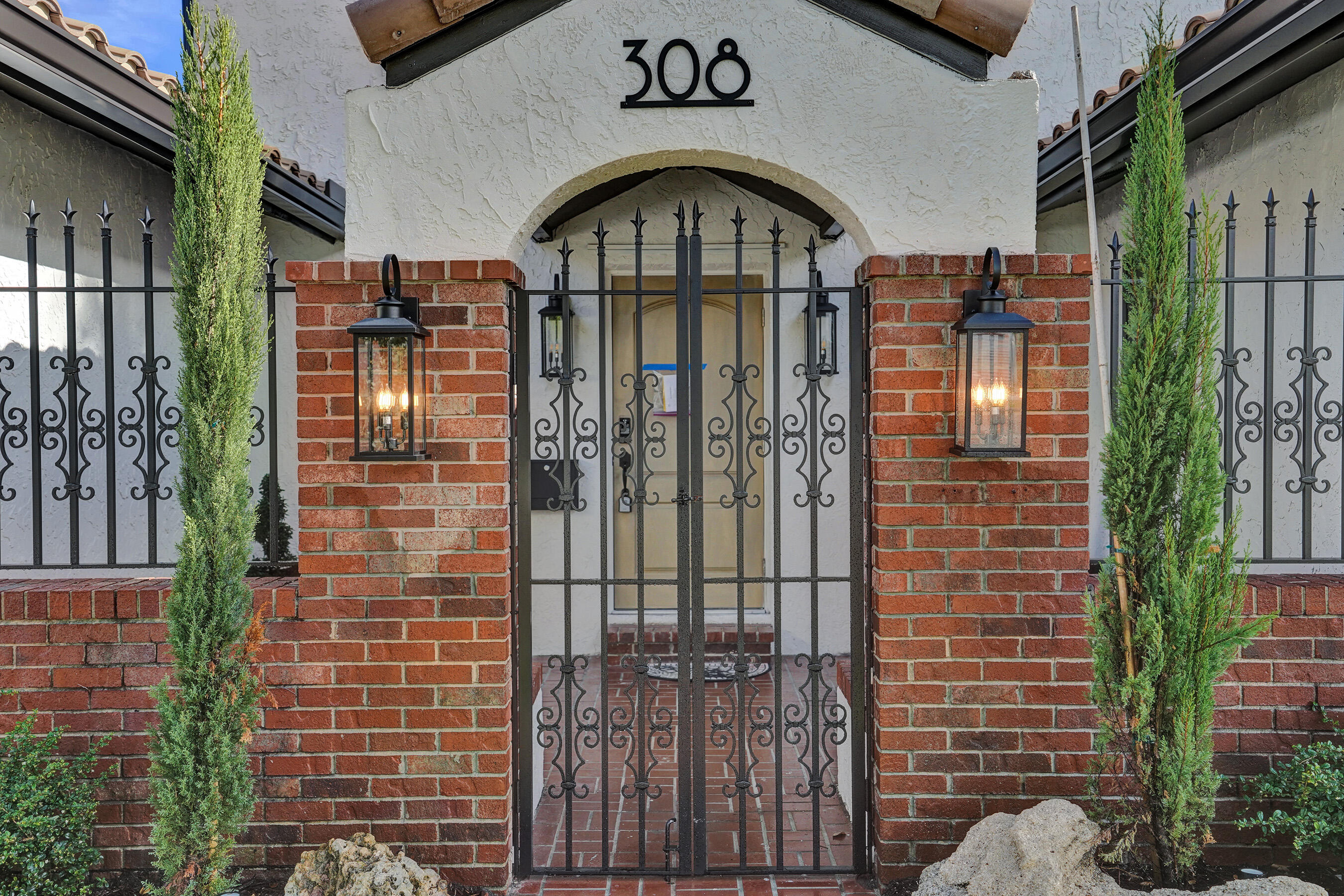 308 Greymon West Palm Beach, FL 33405