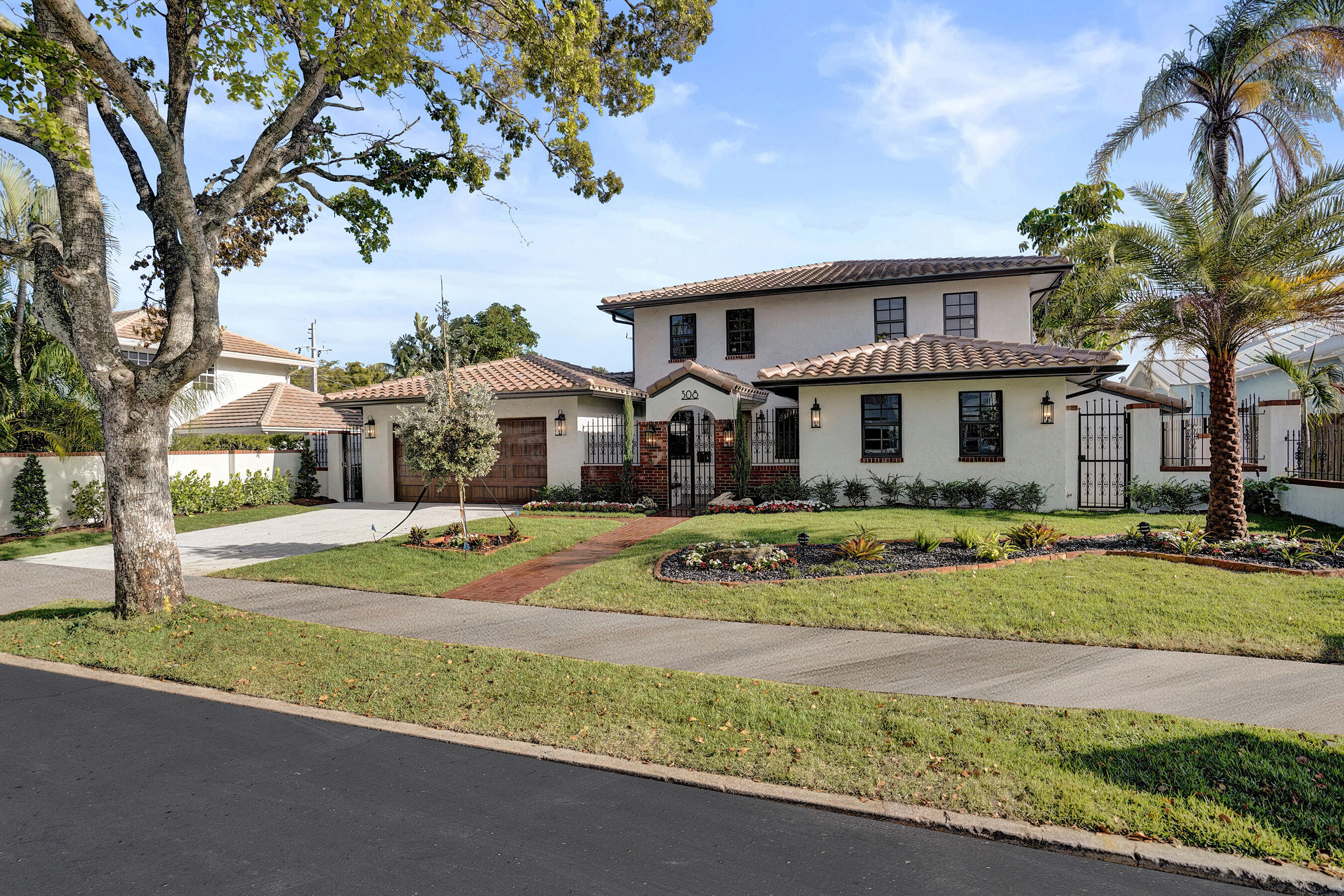 308 Greymon West Palm Beach, FL 33405