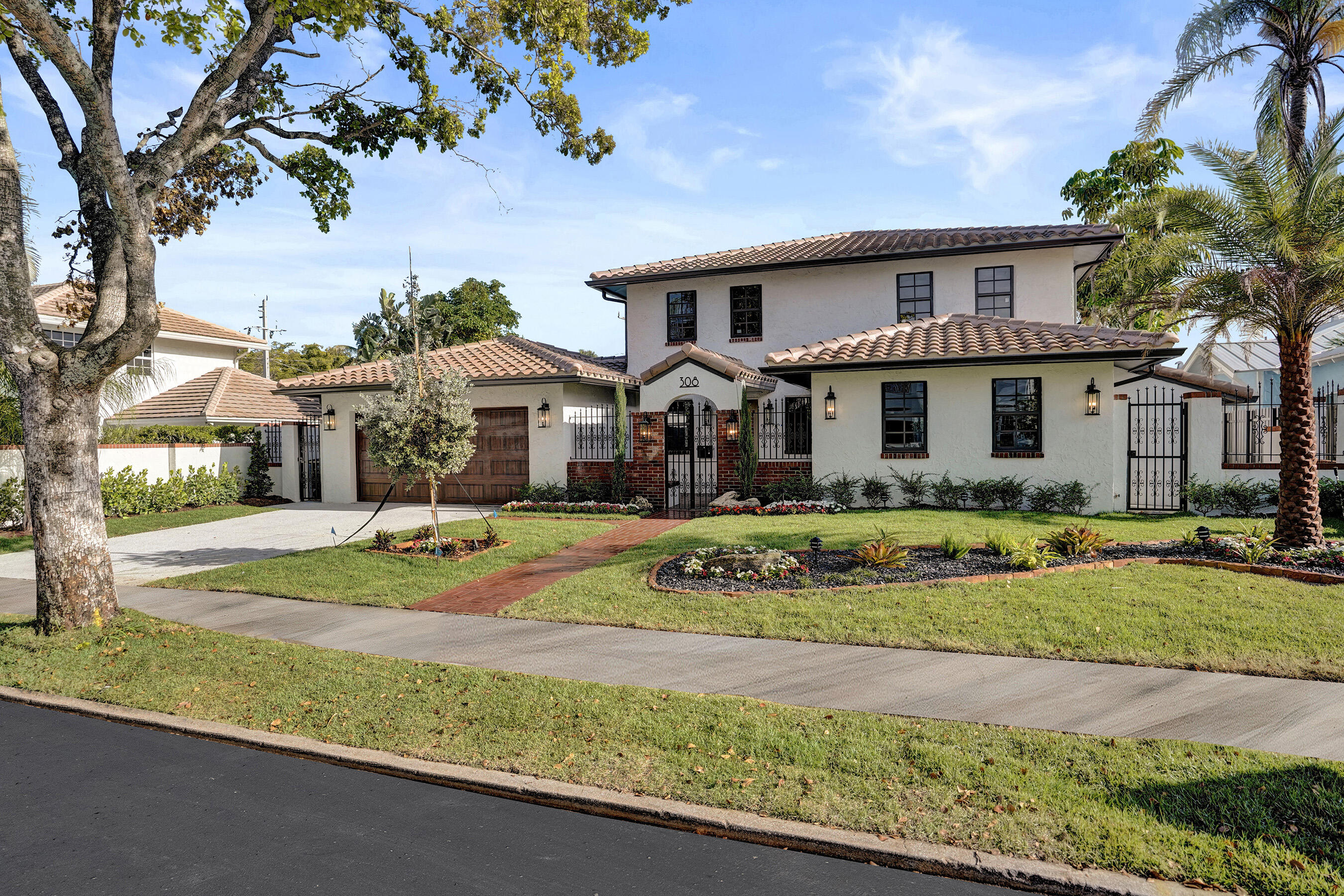 308 Greymon West Palm Beach, FL 33405