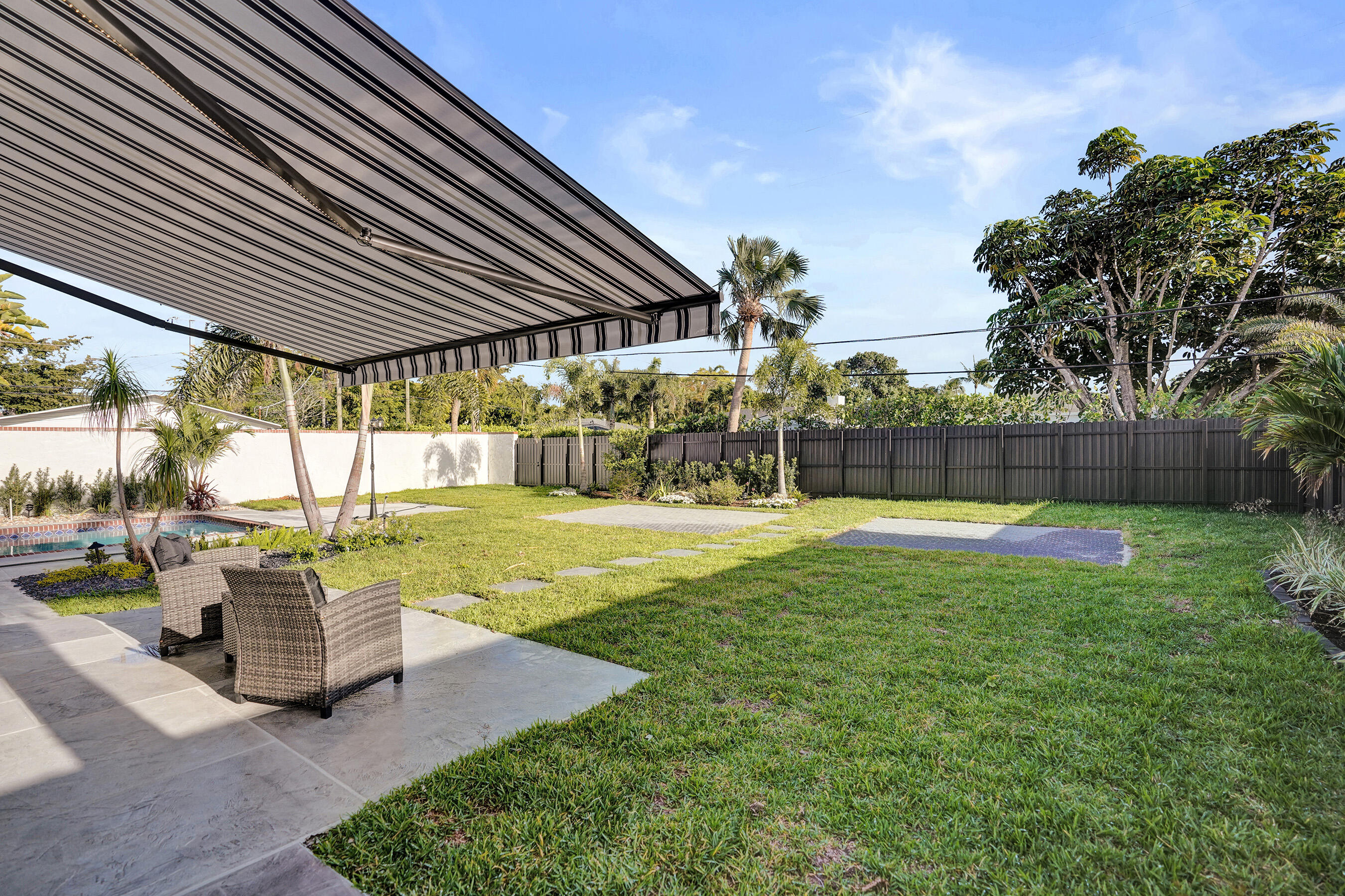 308 Greymon West Palm Beach, FL 33405