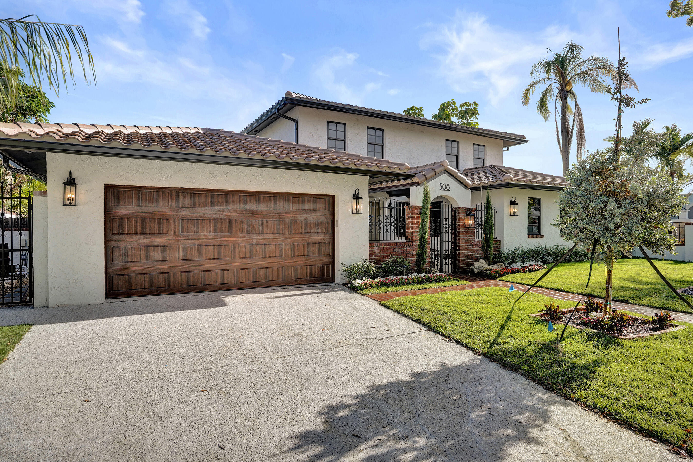 308 Greymon West Palm Beach, FL 33405