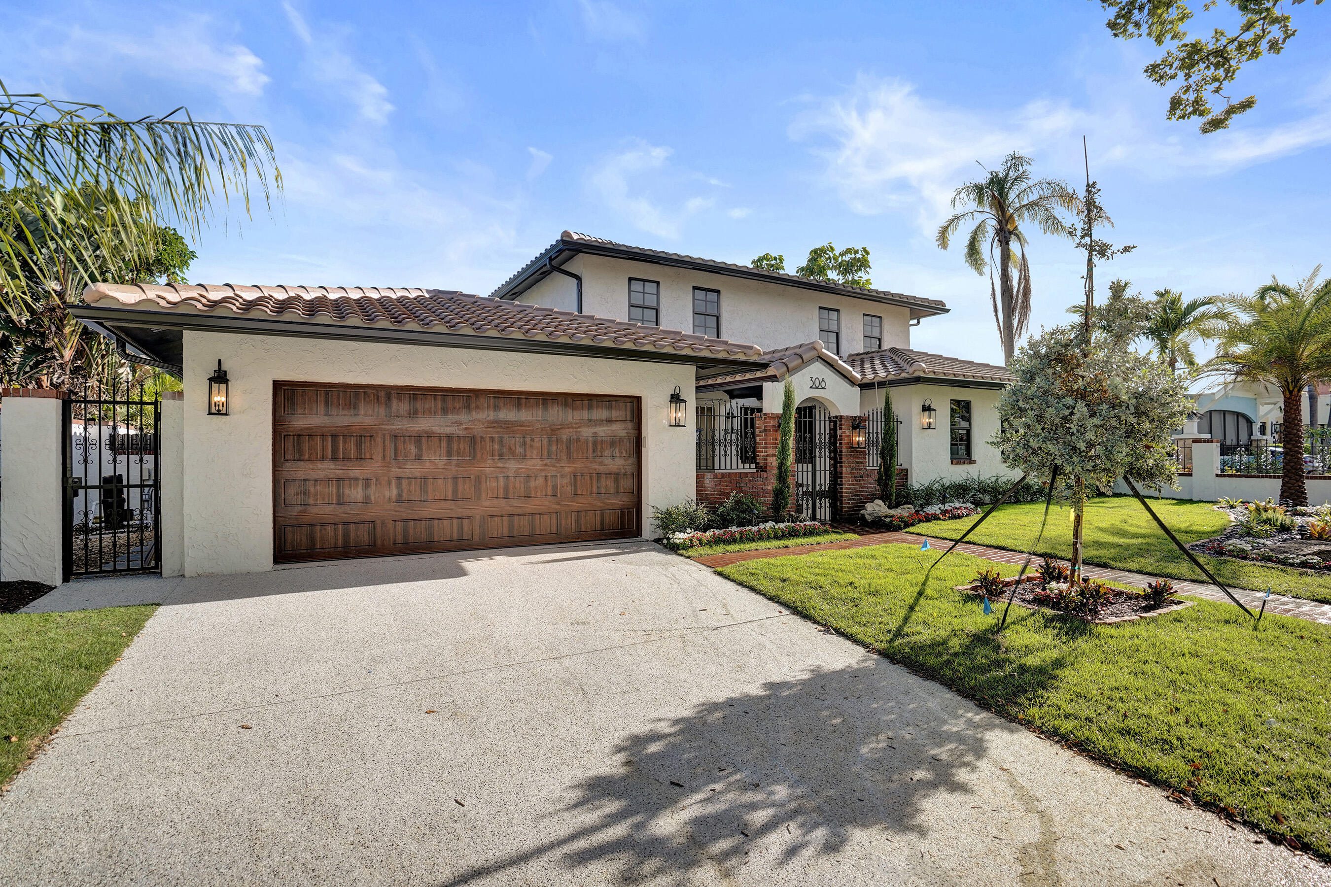 308 Greymon West Palm Beach, FL 33405