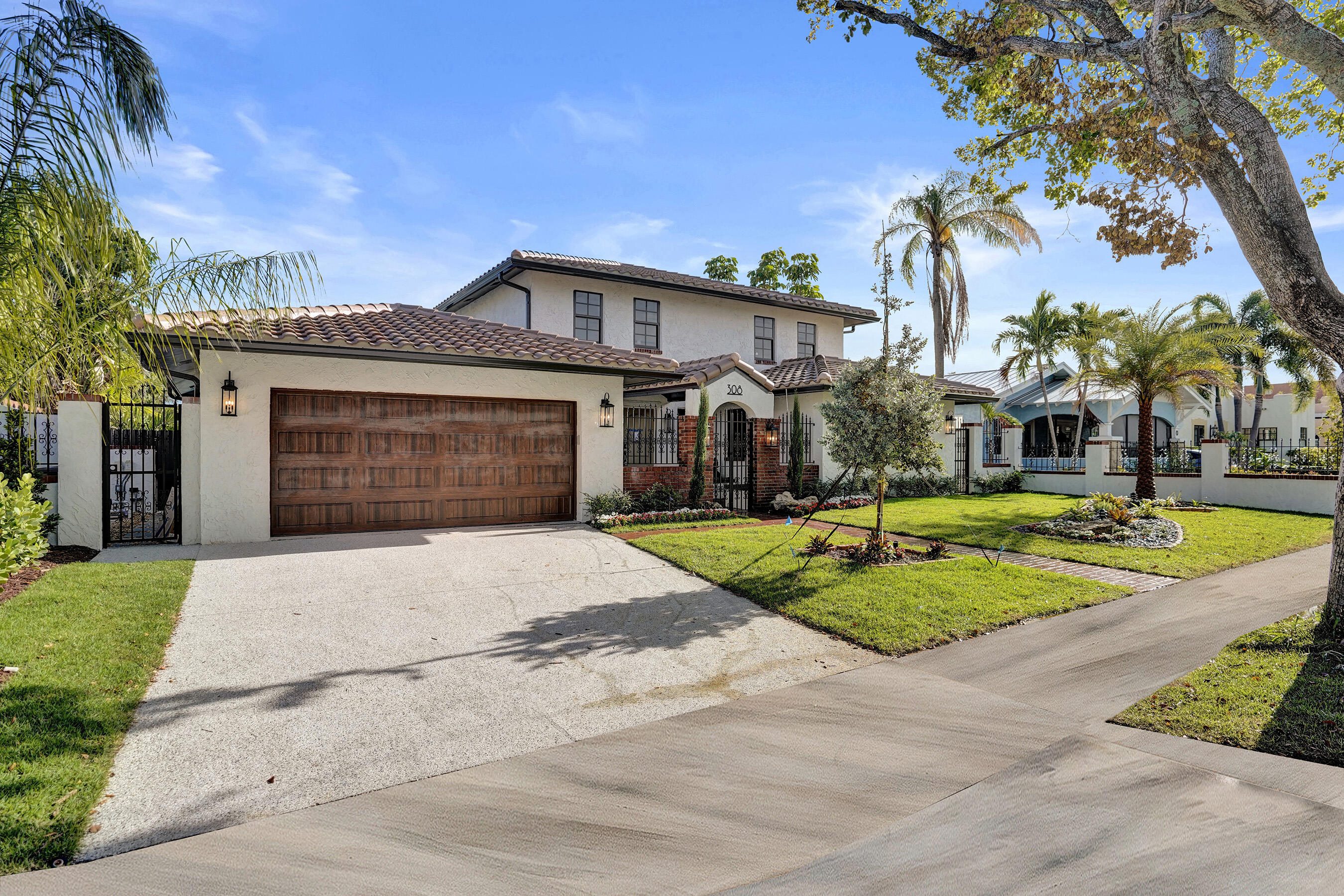 308 Greymon West Palm Beach, FL 33405