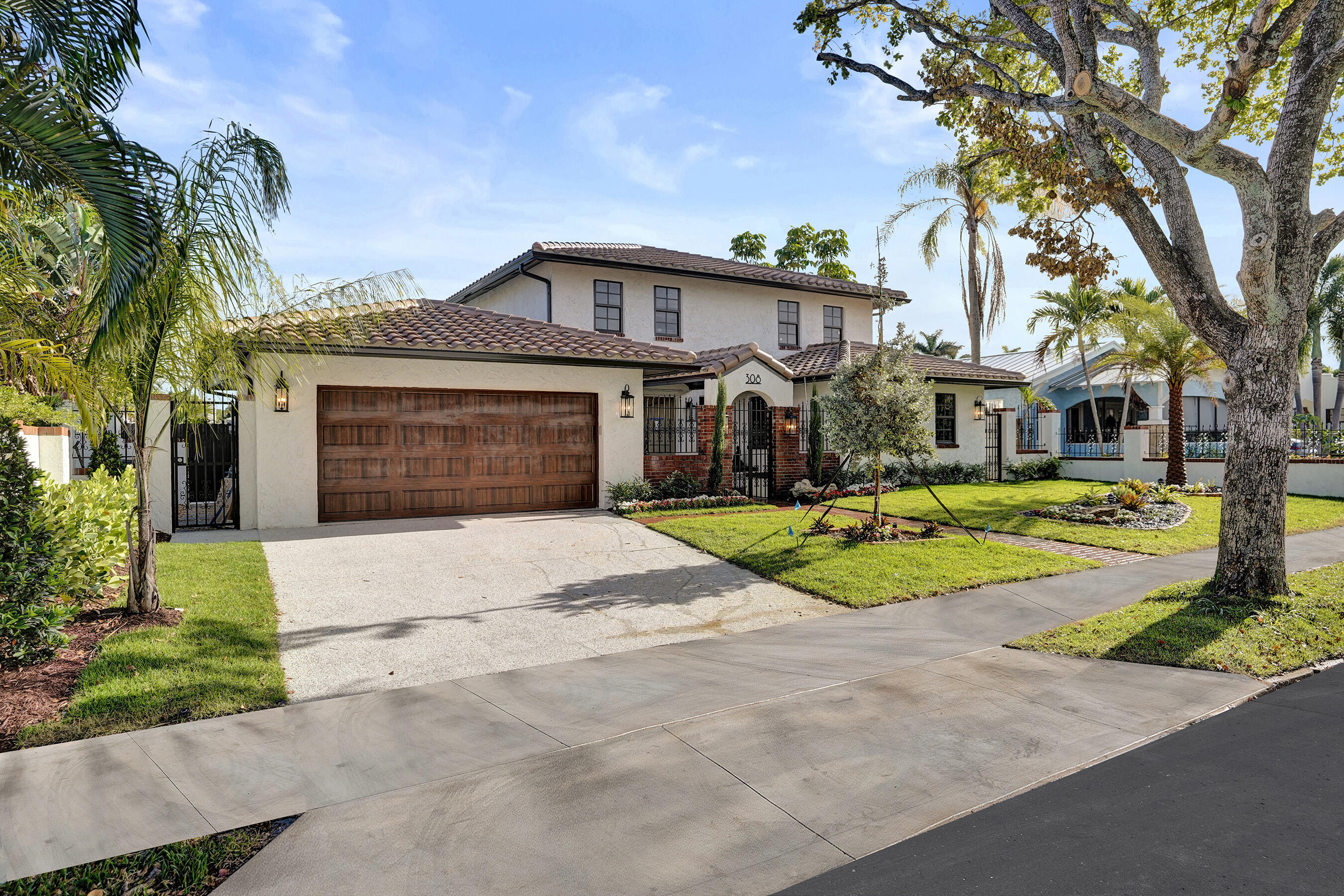308 Greymon West Palm Beach, FL 33405