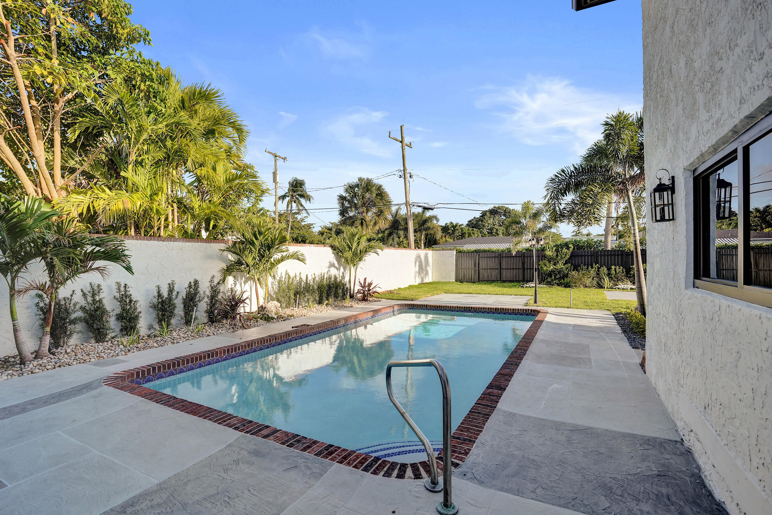 308 Greymon West Palm Beach, FL 33405