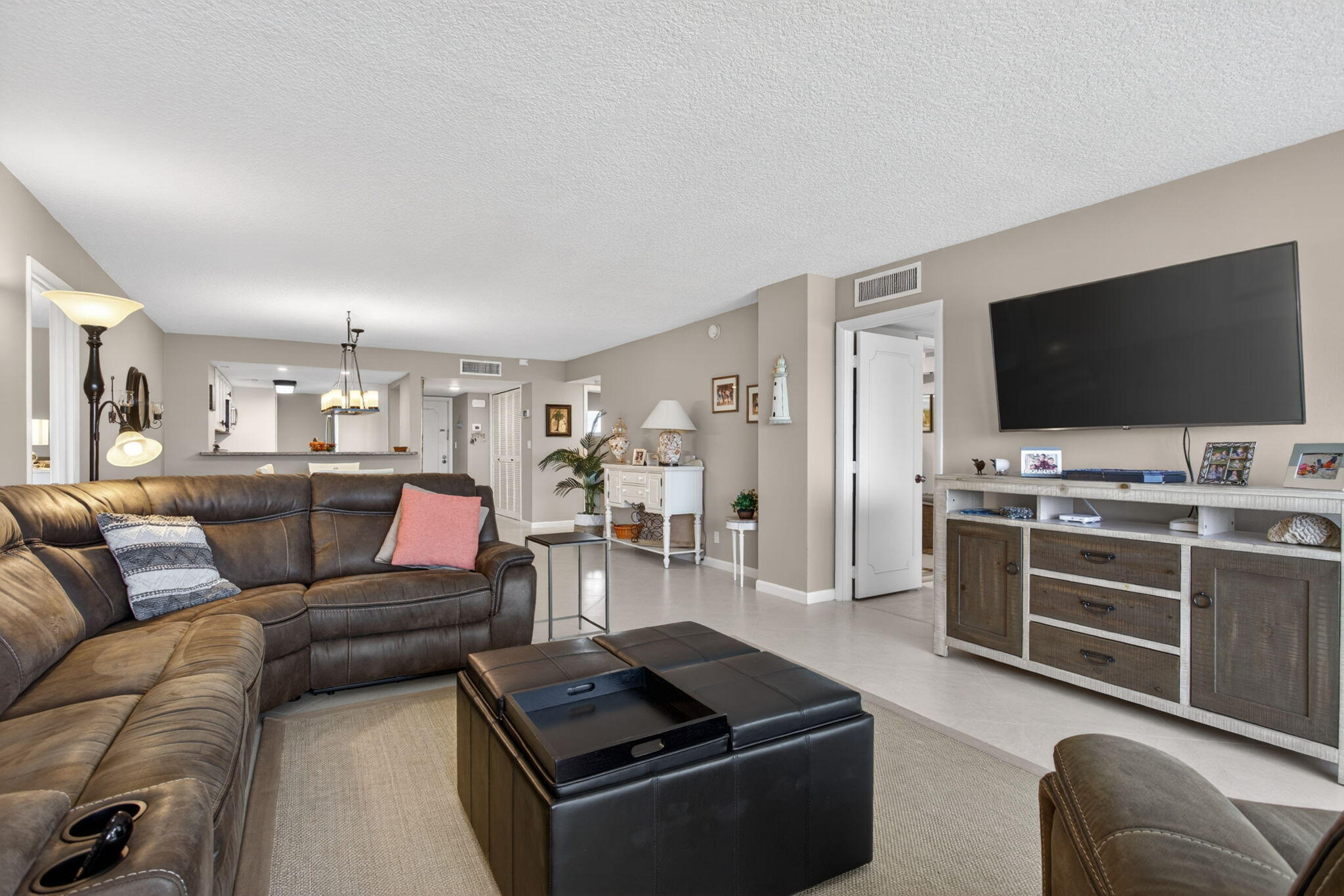 1012 N Ocean #408 Pompano Beach, FL 33062