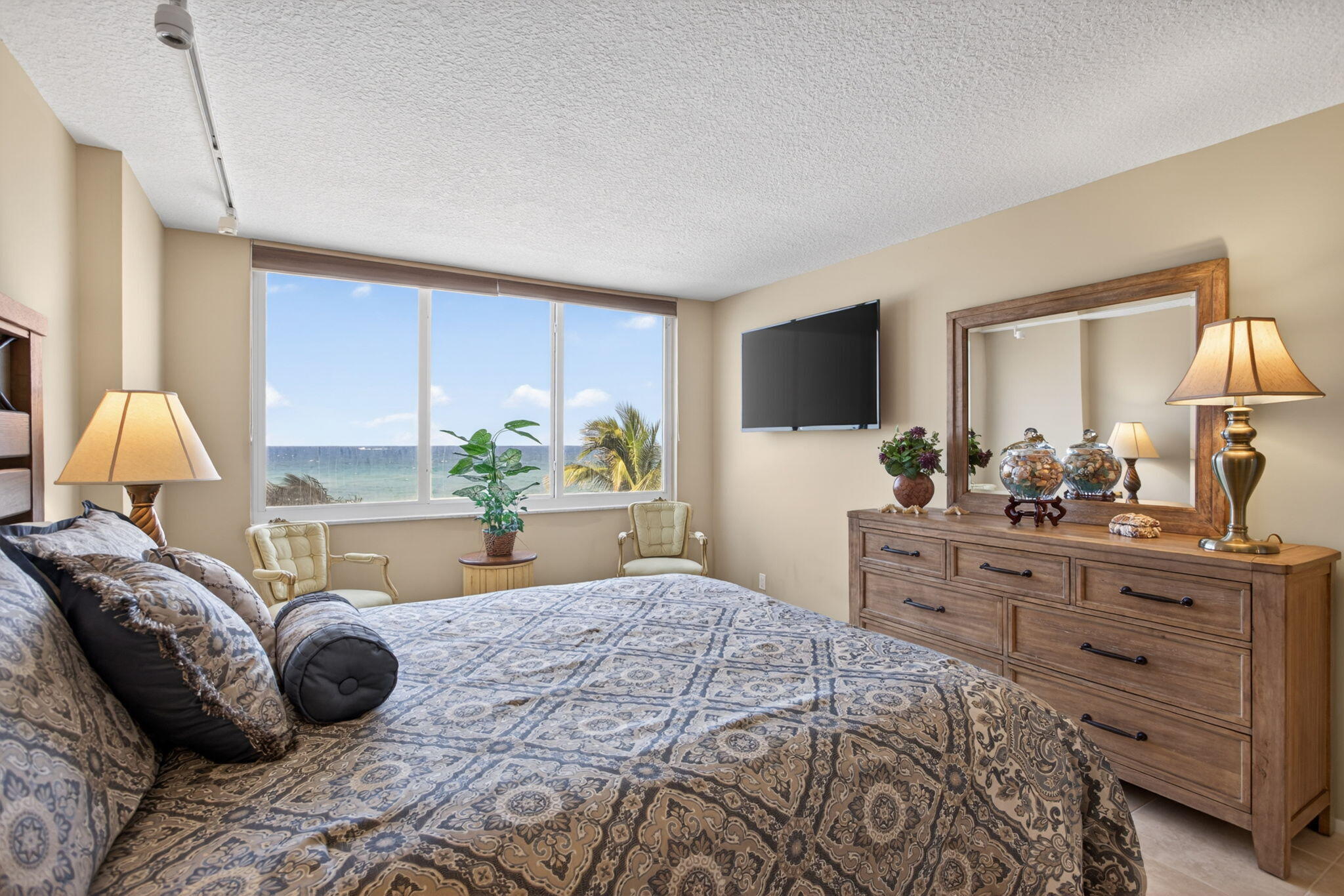 1012 N Ocean #408 Pompano Beach, FL 33062